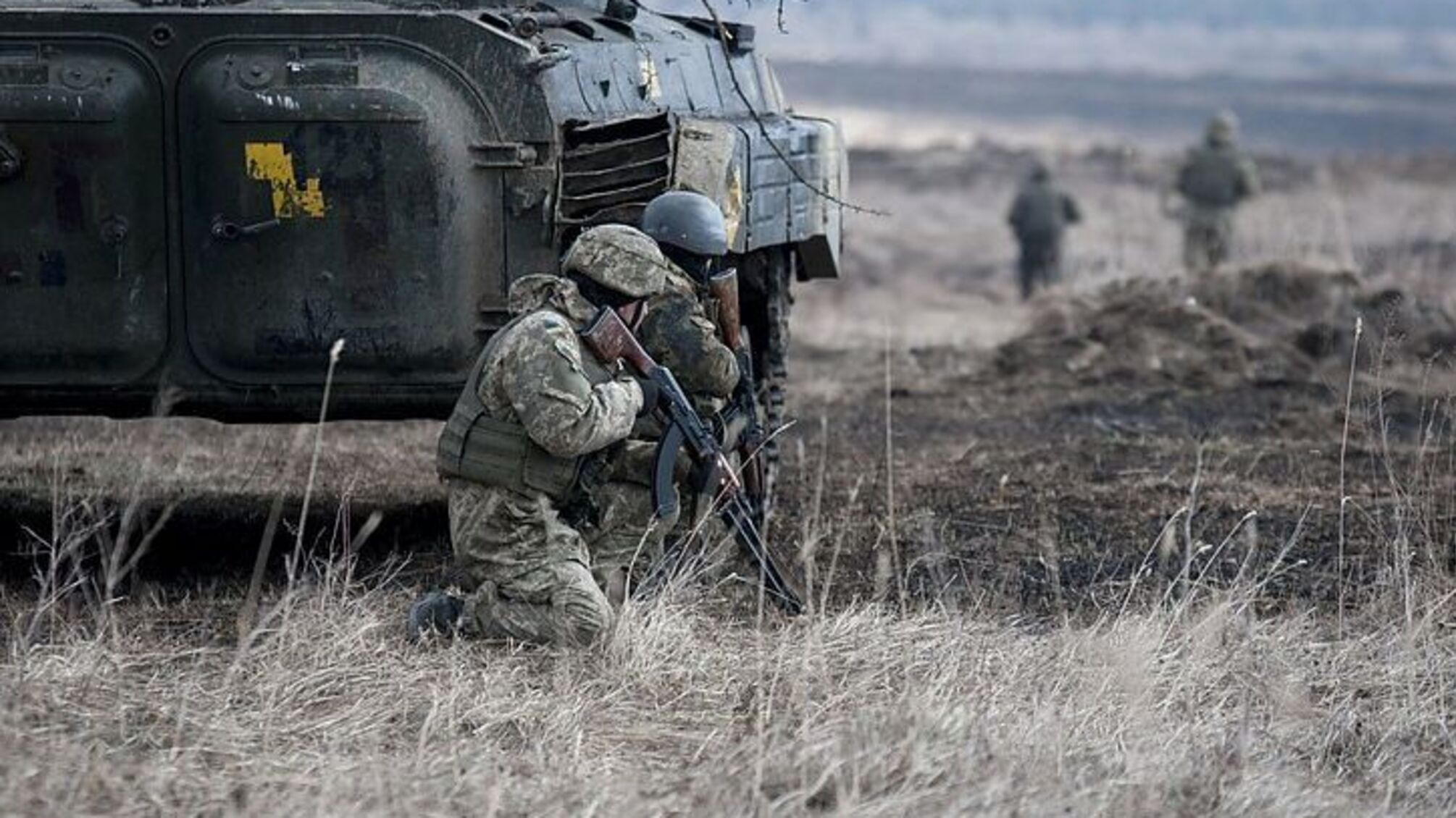 Війна на Донбасі: п'ятеро українських воїнів поранені