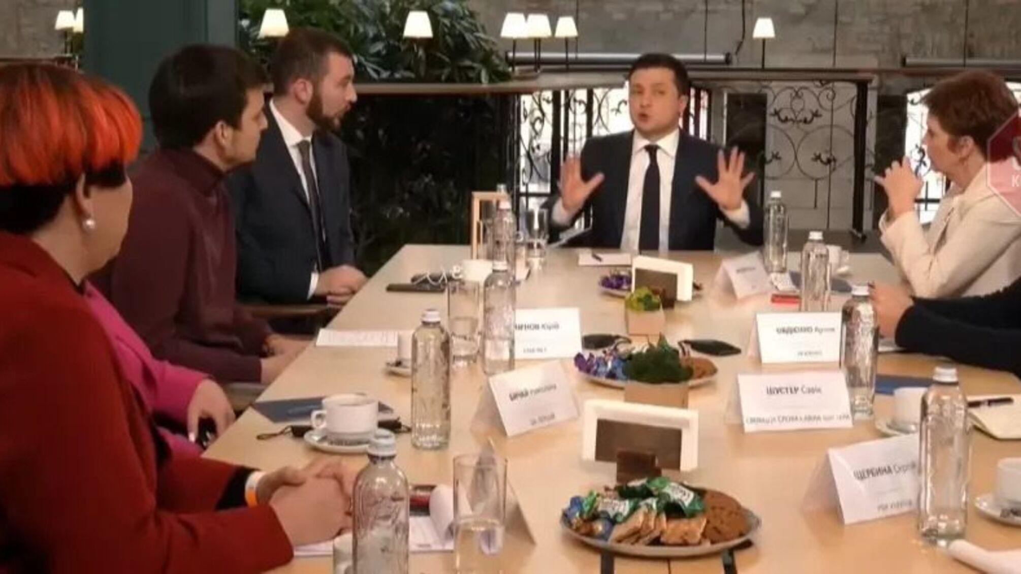 'Ми не можемо втратити нашу армію', — Зеленський про наступ на Донбас