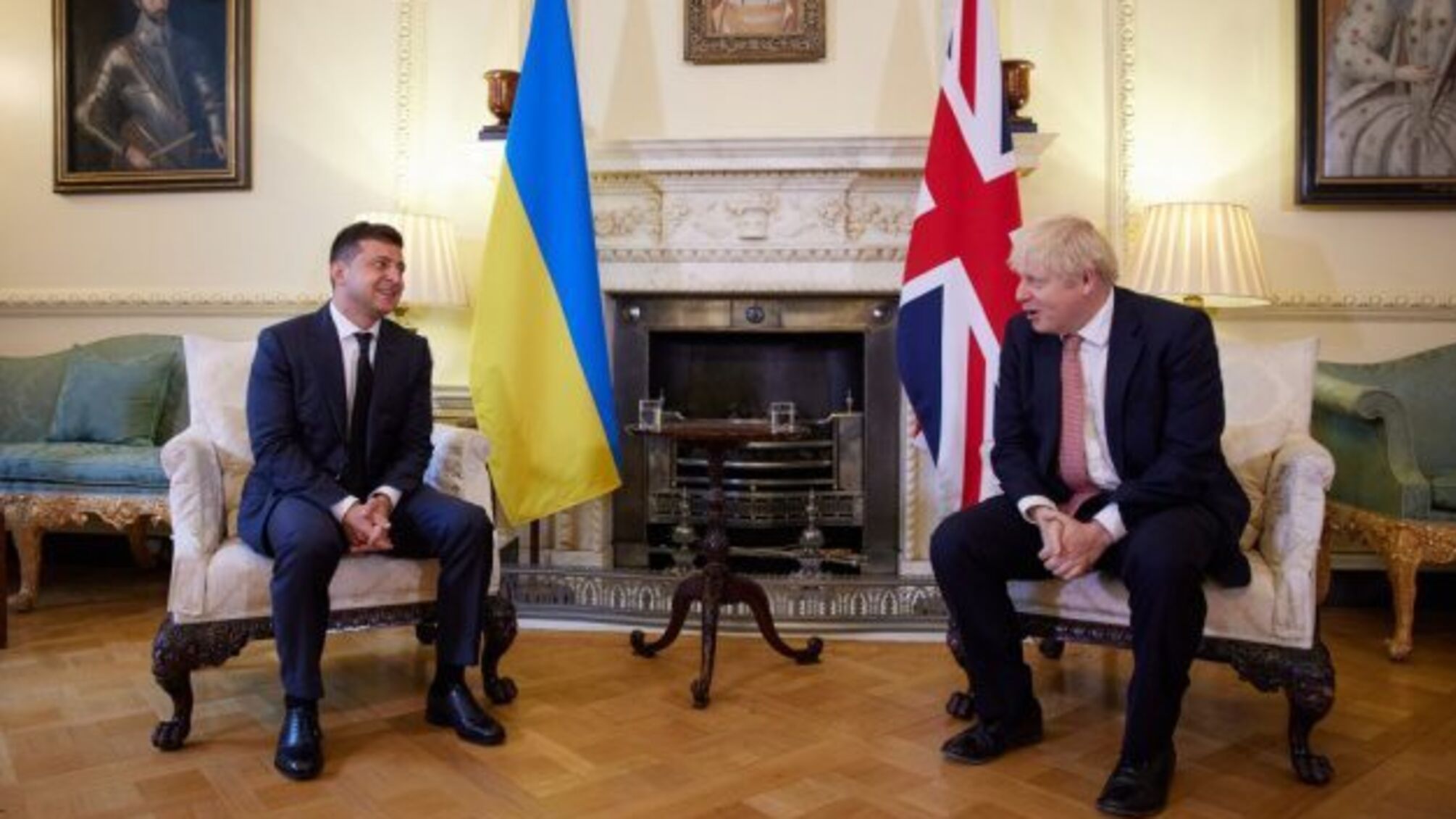 Зеленський поговорив про військове співробітництво з прем'єром Британії