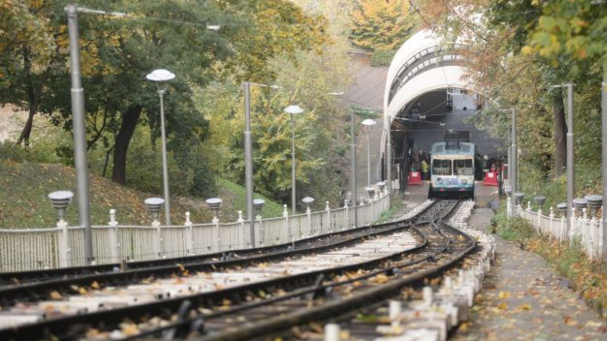 Україні прогнозують теплі ночі, невеликий дощ та ще трохи сонця