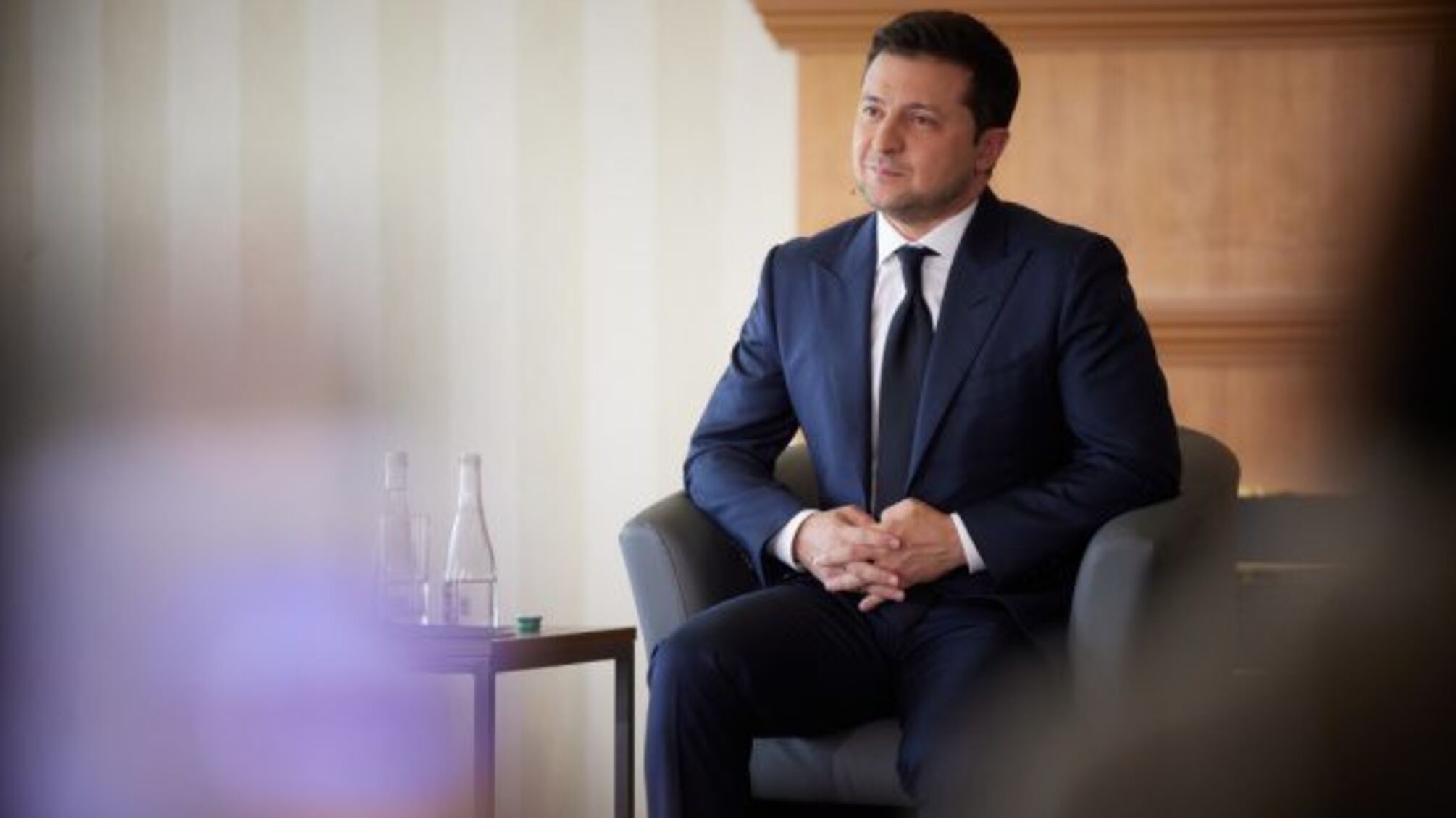 Президент закликає не дивитись канали з «бурхливими казками» про відключення світла