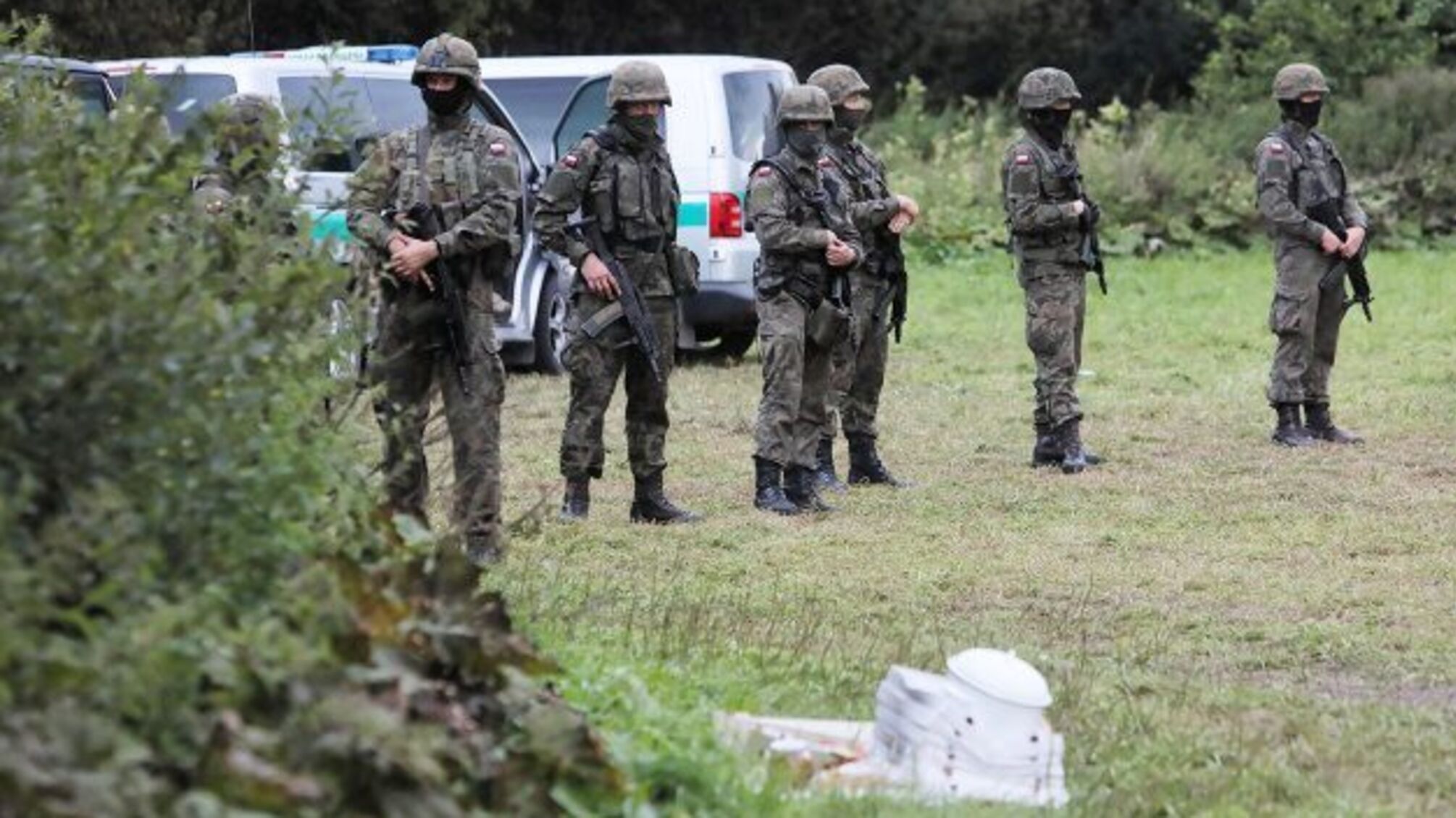 Біля кордону з Польщею зібралися до 4000 мігрантів, чути постріли