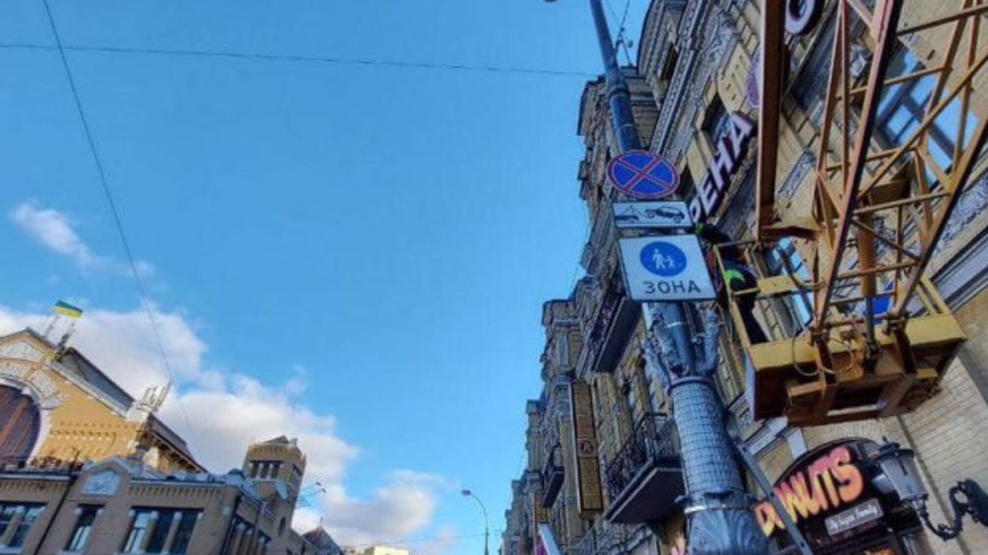 У Києві з’явилася нова пішохідна зона - біля «Бессарабки» закрили проїзд для авто