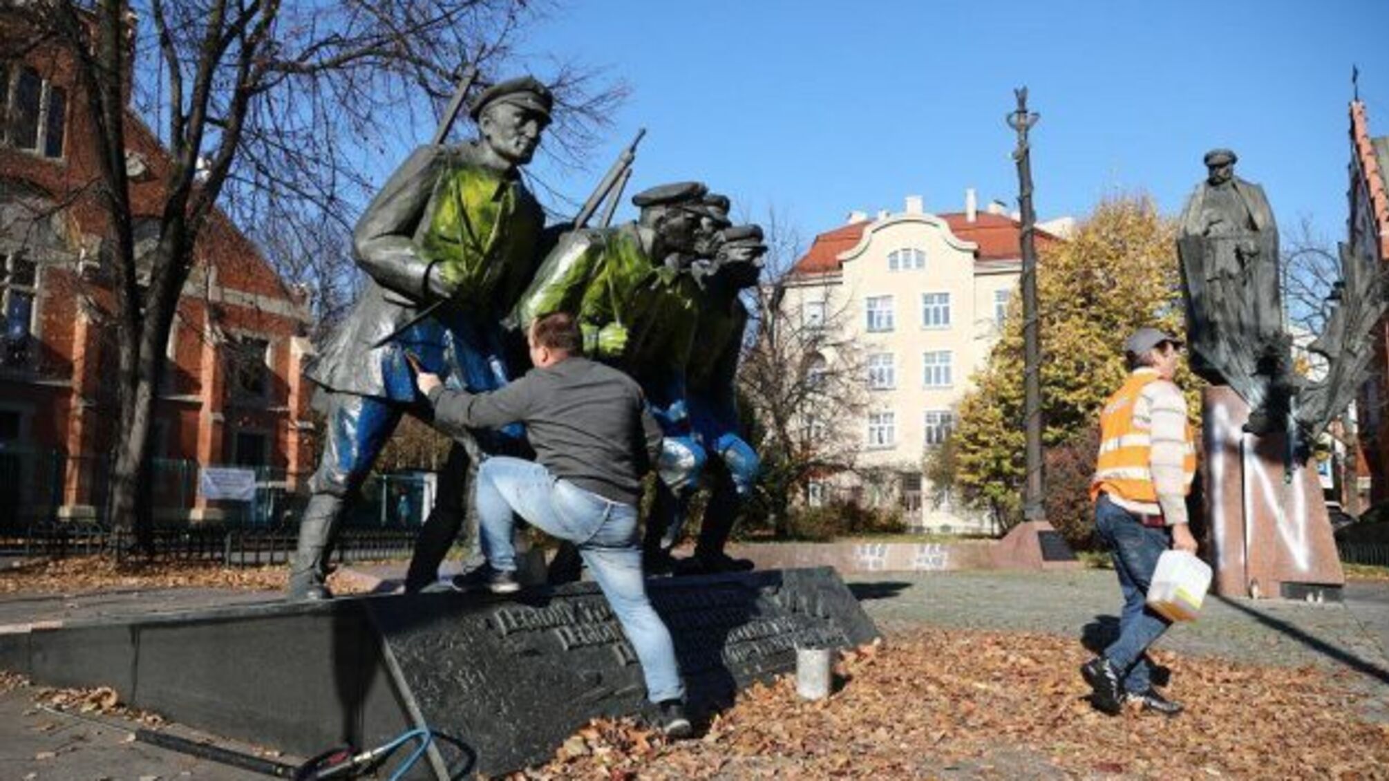 У Польщі затримали українця за підозрою у вандалізмі над пам’ятником Пілсудському