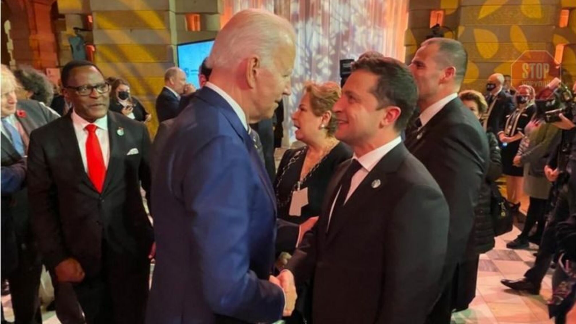 Зеленський поговорив із Байденом під час саміту в Глазго