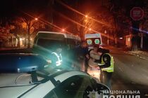В Одесі водій збив двох пішоходів на ''зебрі'' та втік із місця ДТП (фото, відео)