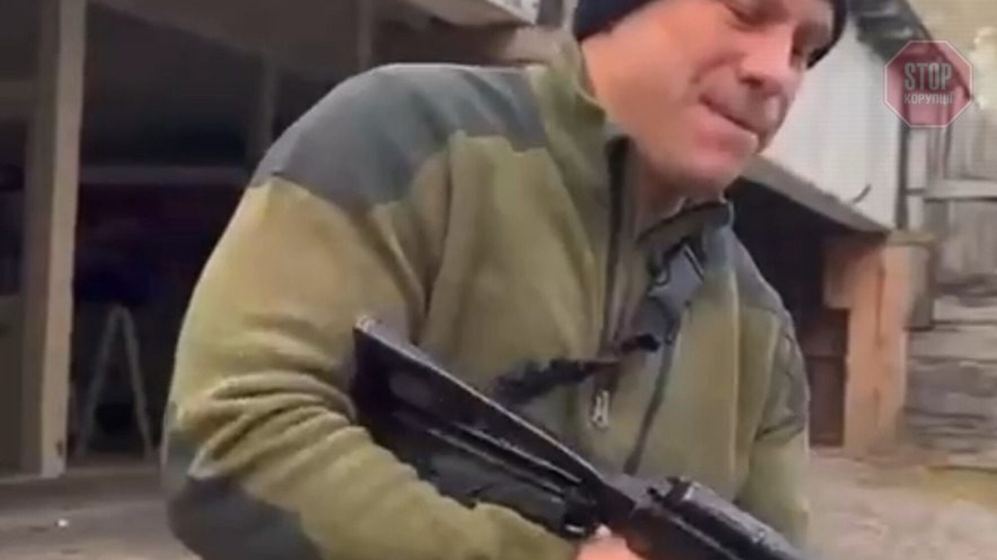 Кива розстріляв портрет Бандери (відео)