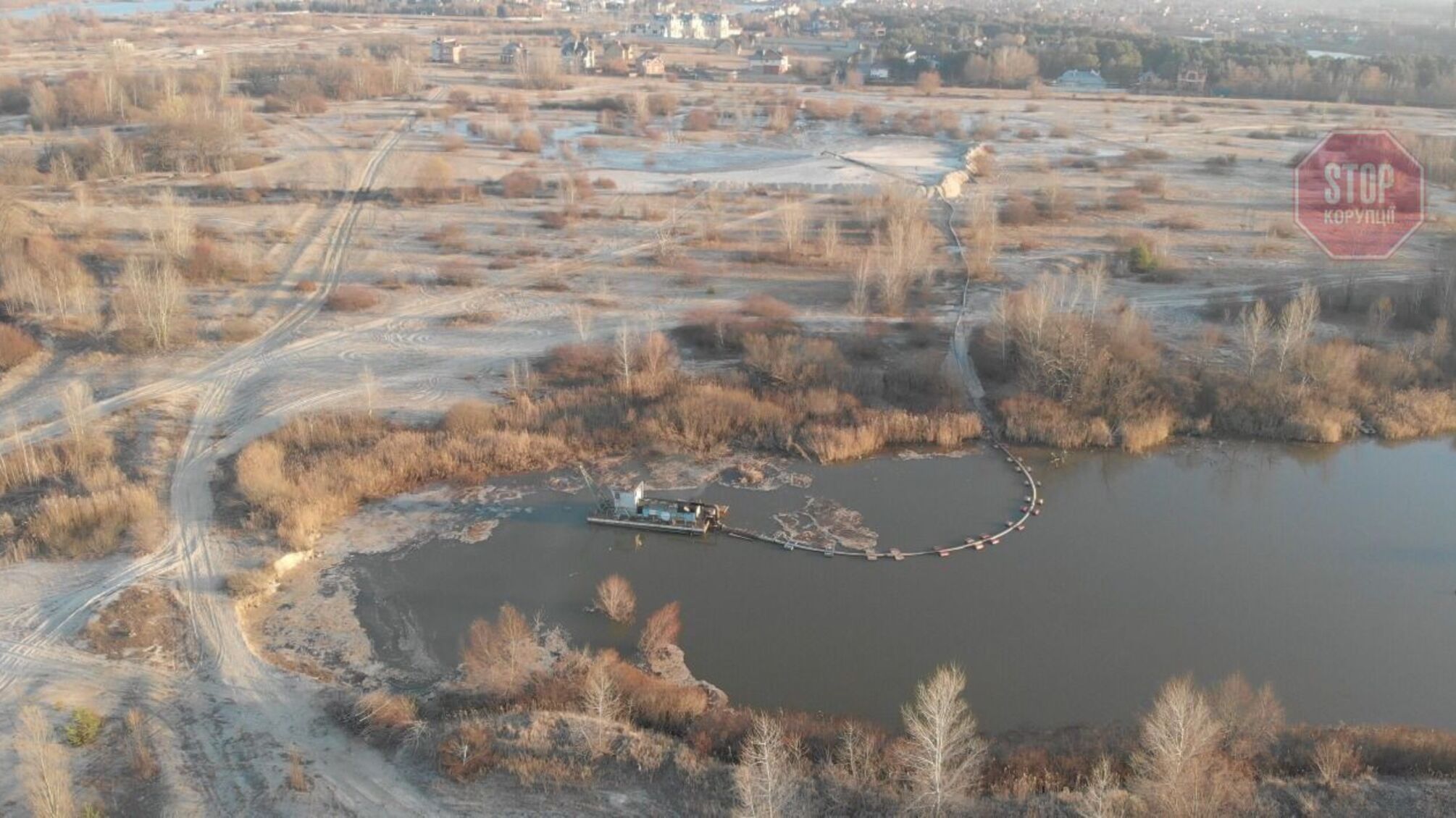 На Київщині піщані нелегали крадуть пісок біля держдачі Зеленського, – активісти (фото)
