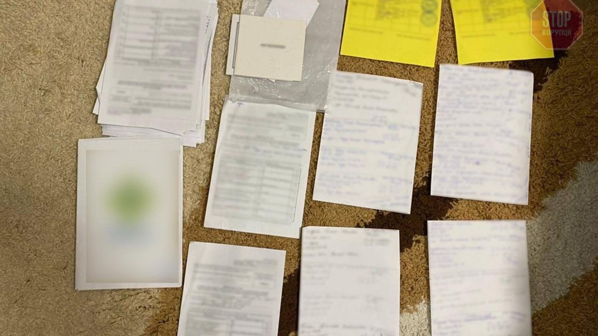 В Одесі правоохоронці викрили схему підроблення ковід-сертифікатів (фото, відео)