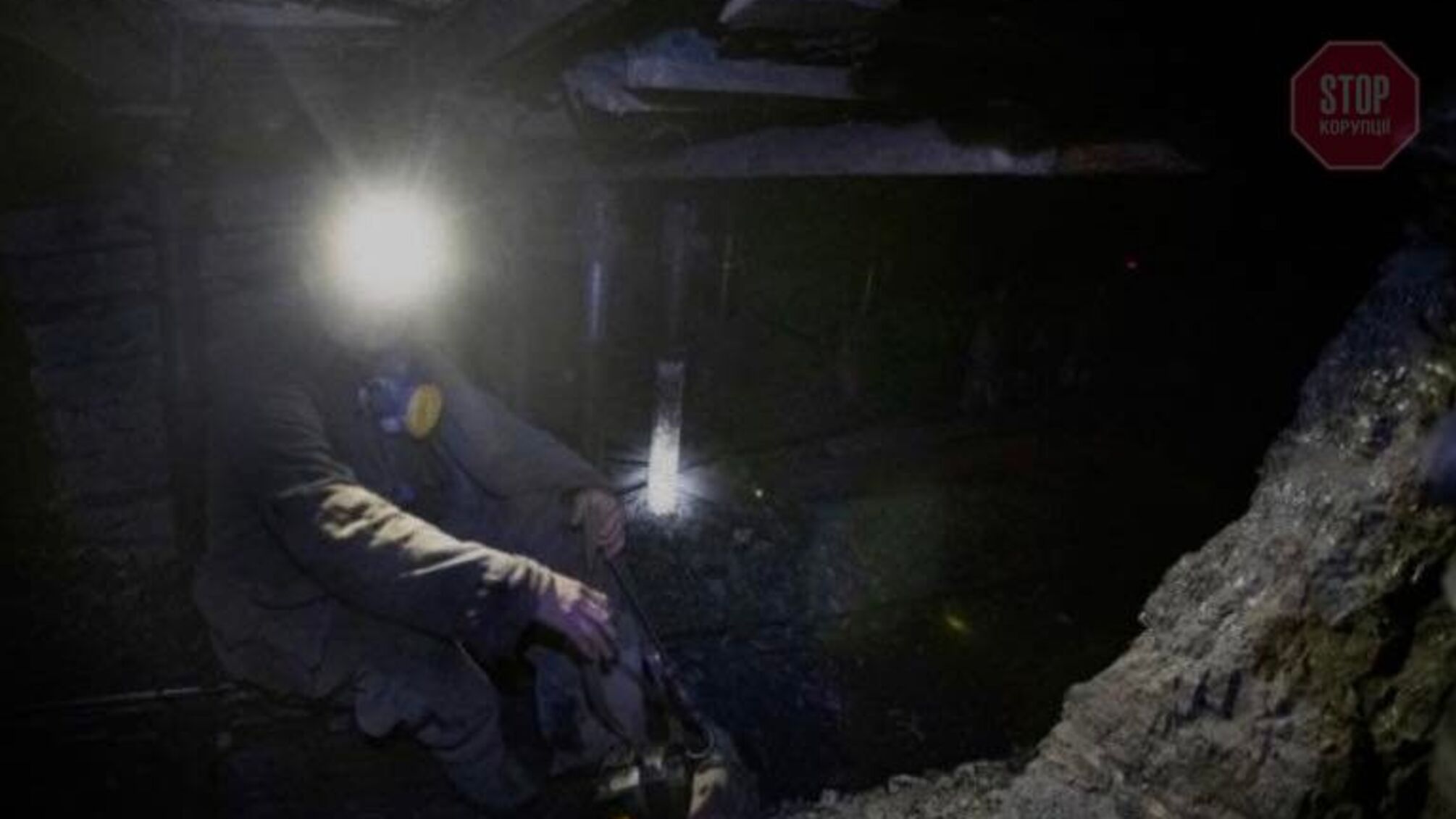 На Донеччині 90 гірників відмовлялися виходити з шахти: їм заборгували 100 млн зарплати