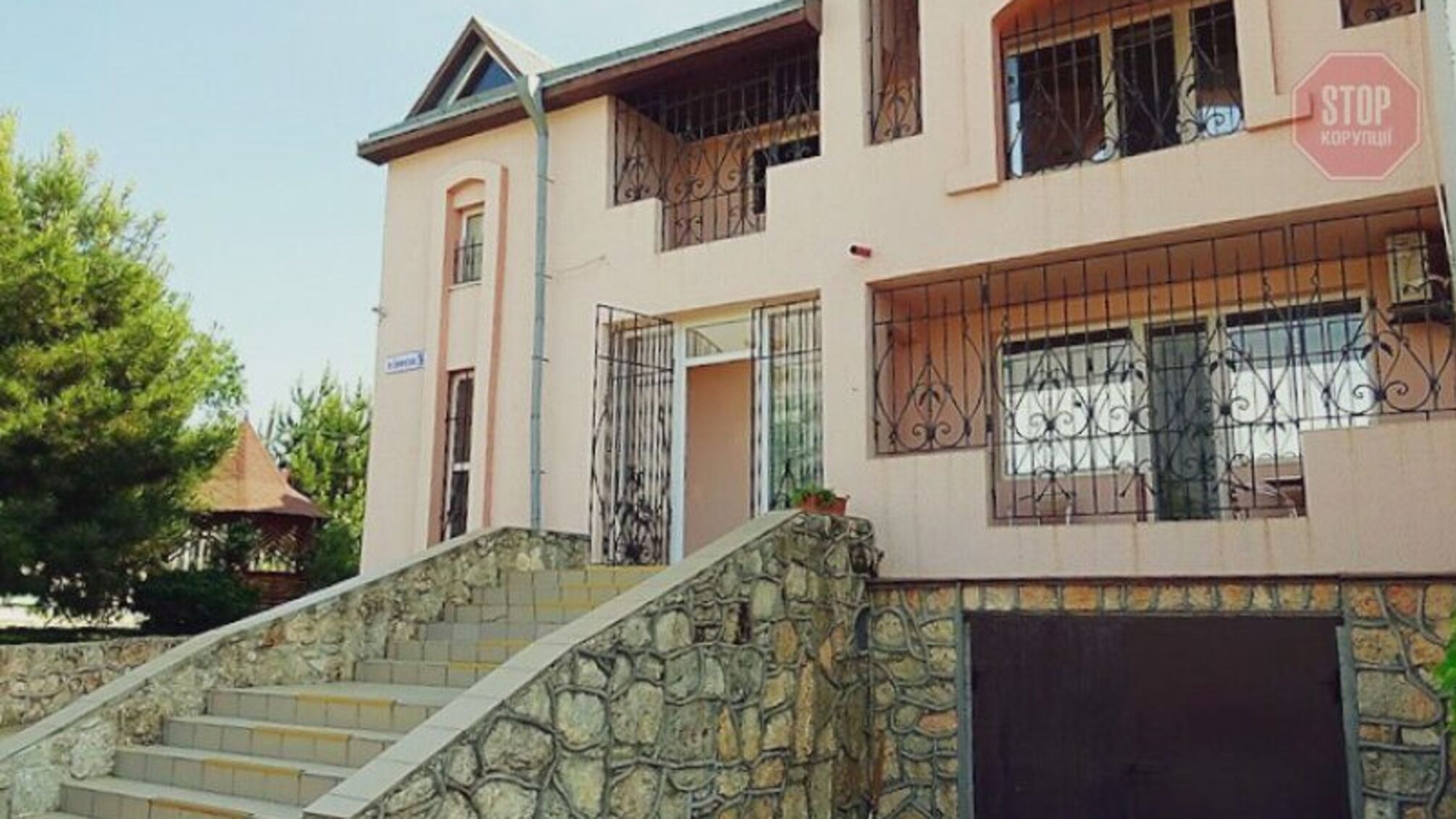 Василина Нікульнікова та її подвійні стандарти: криворізька екоактивістка веде бізнес в окупованому Криму?