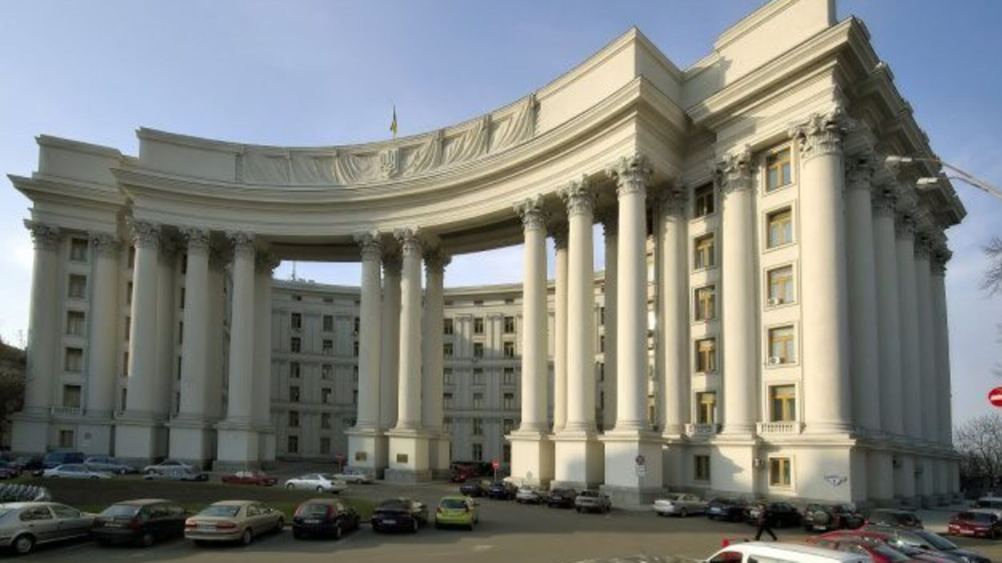 «Димова завіса»: У МЗС пояснили, чому Росія запустила фейк про українських дипломатів у Лівані