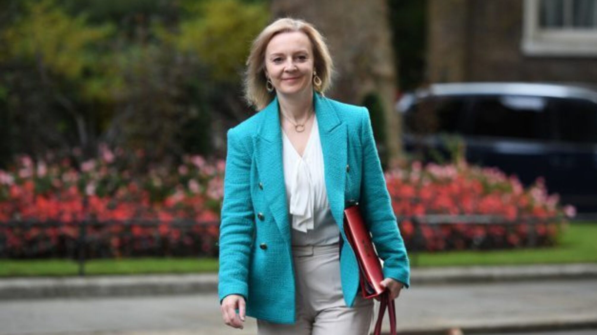 Очільниця МЗС Британії обговорила з генсеком НАТО російську агресію проти України