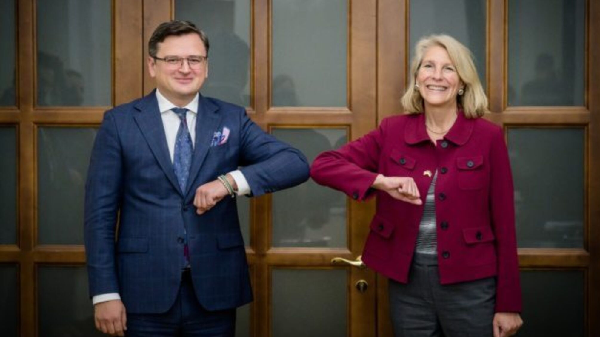 Кулеба і помічниця держсекретаря США скоординували позиції напередодні її візиту до Москви
