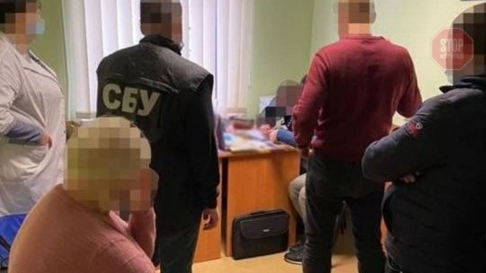 Во Львове задержали группу медиков, продававших поддельные COVID-сертификаты (фото)