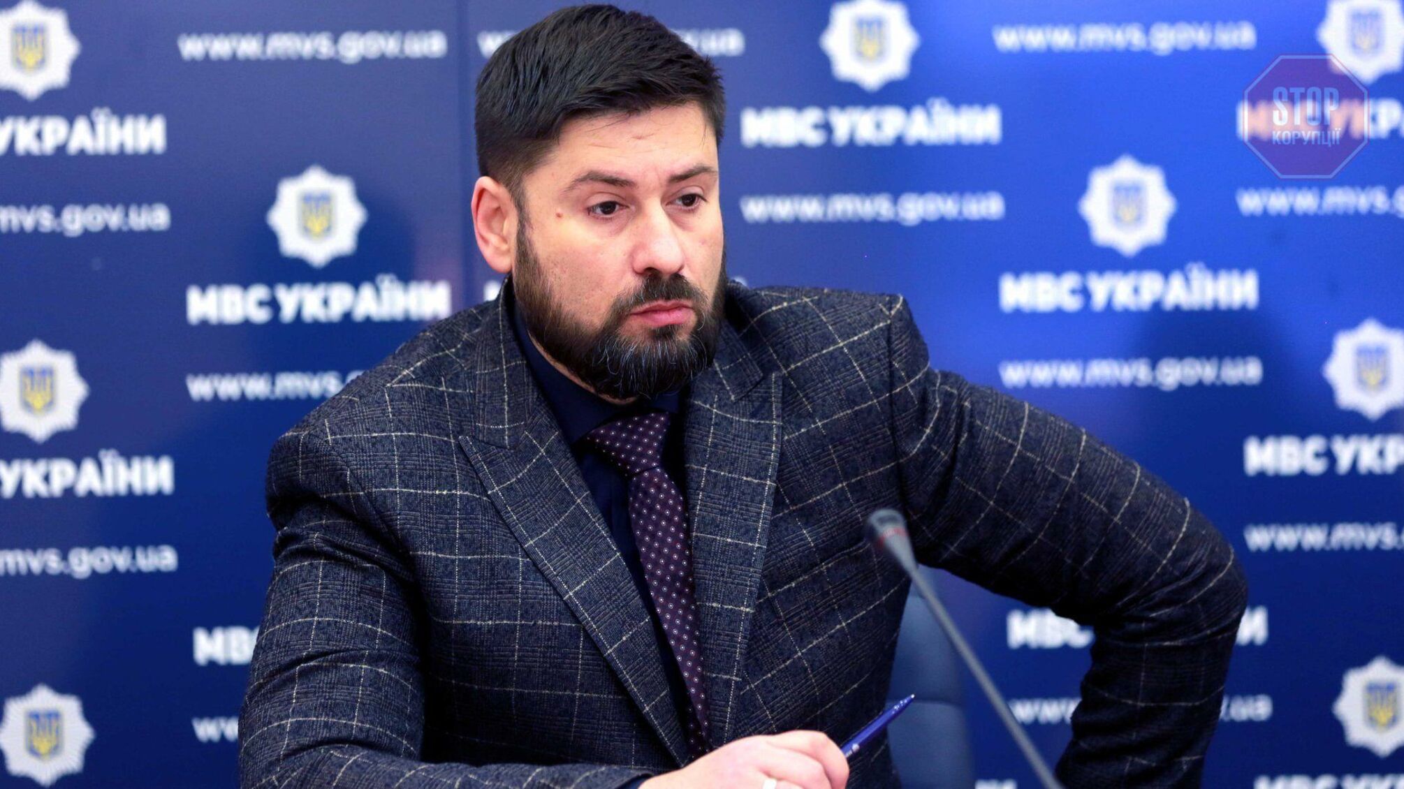 Хамил и угрожал полиции: по дороге в АТО остановили автомобиль заместителя министра МВД Гогилашвили