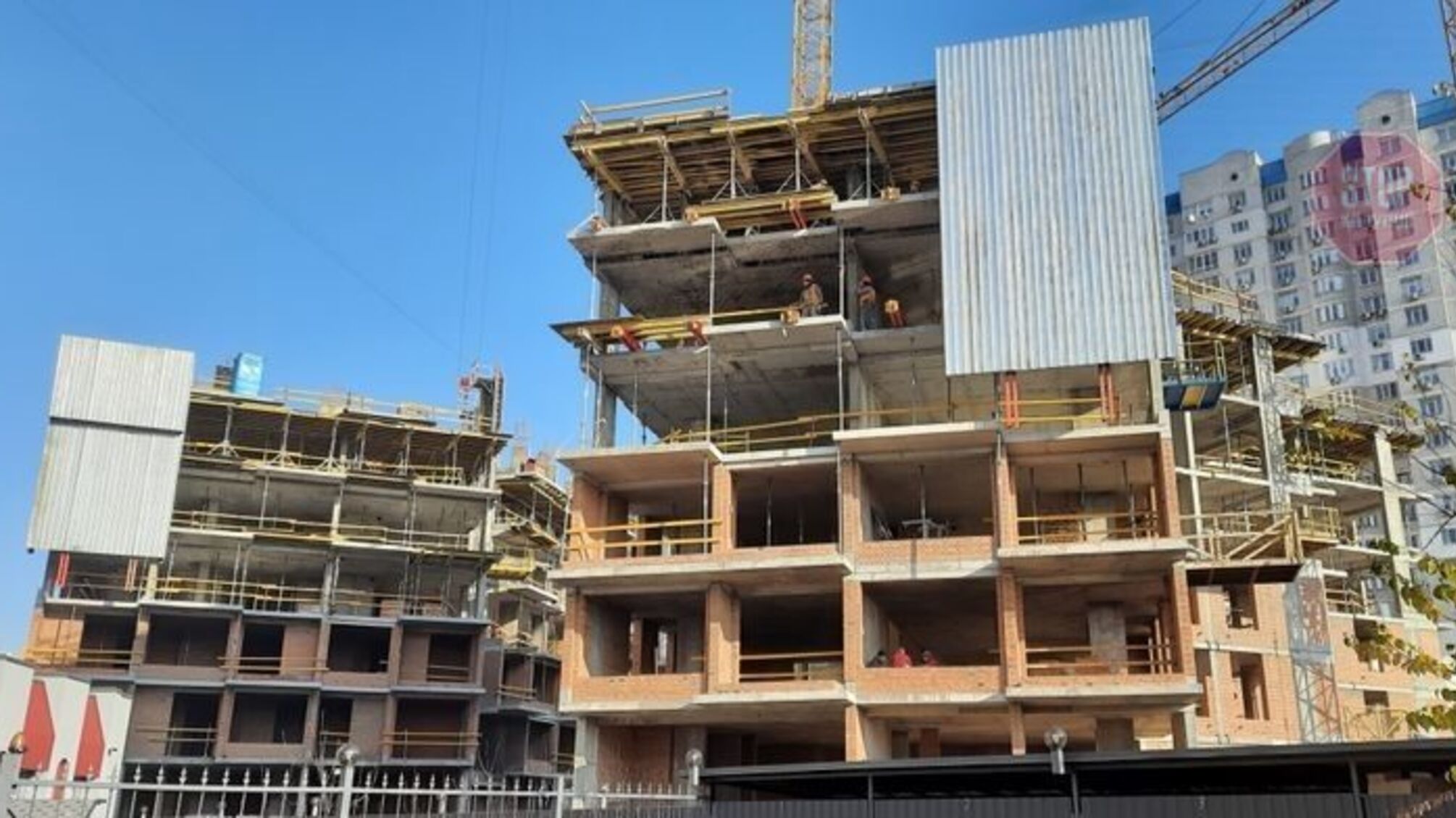 Лоббирование интересов застройщика: как депутат Пузийчук по-семейному помогает брату