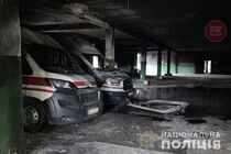 У Краматорську сталася пожежа у гаражі швидкої медичної допомоги, є постраждалий