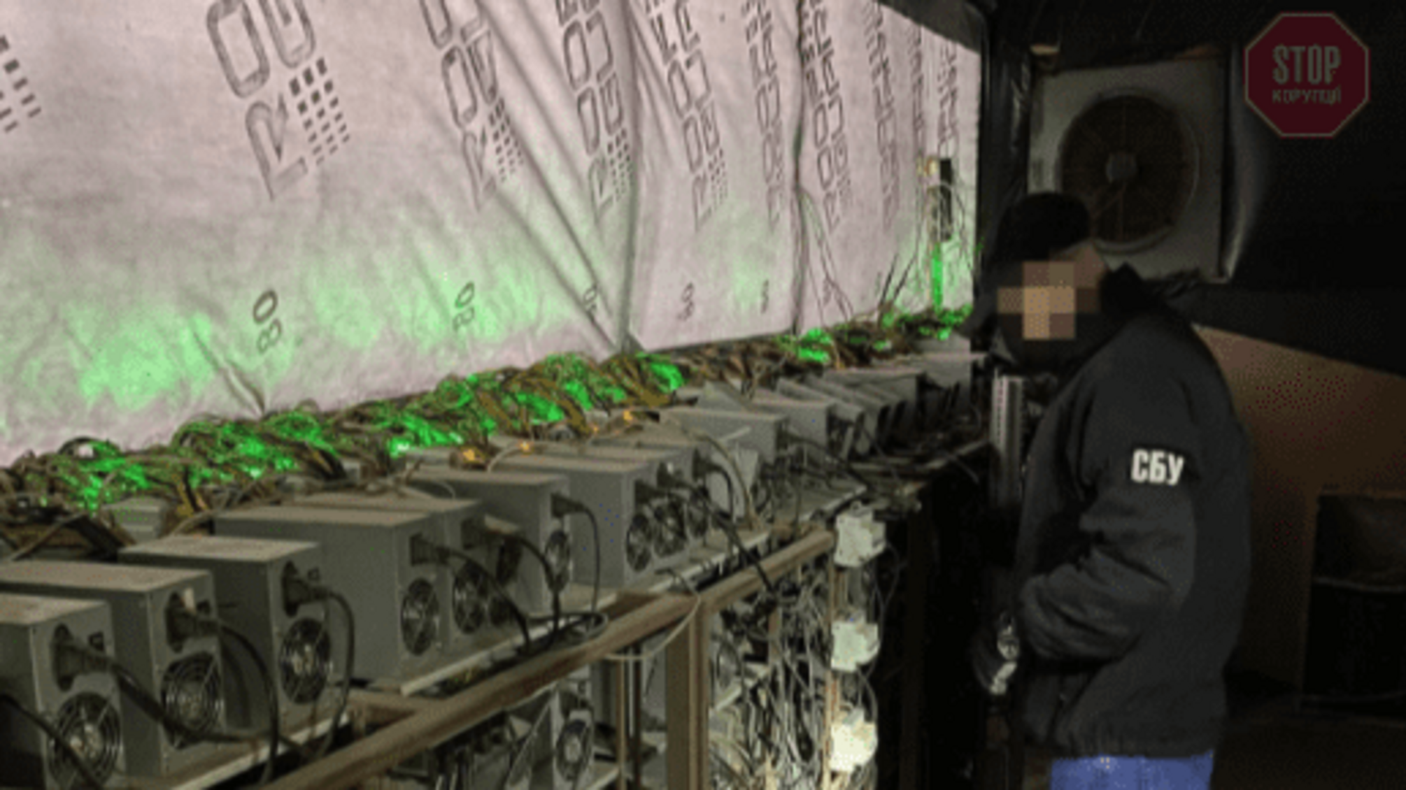 Под Киевом криптомайнеры украли электричества на 3,5 млн гривен (фото)