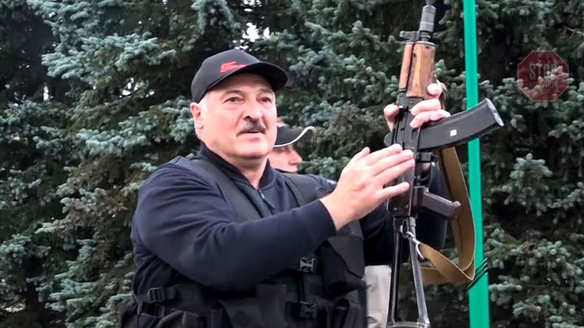 Лукашенко: Беженцам поступало контрабандное оружие из Украины