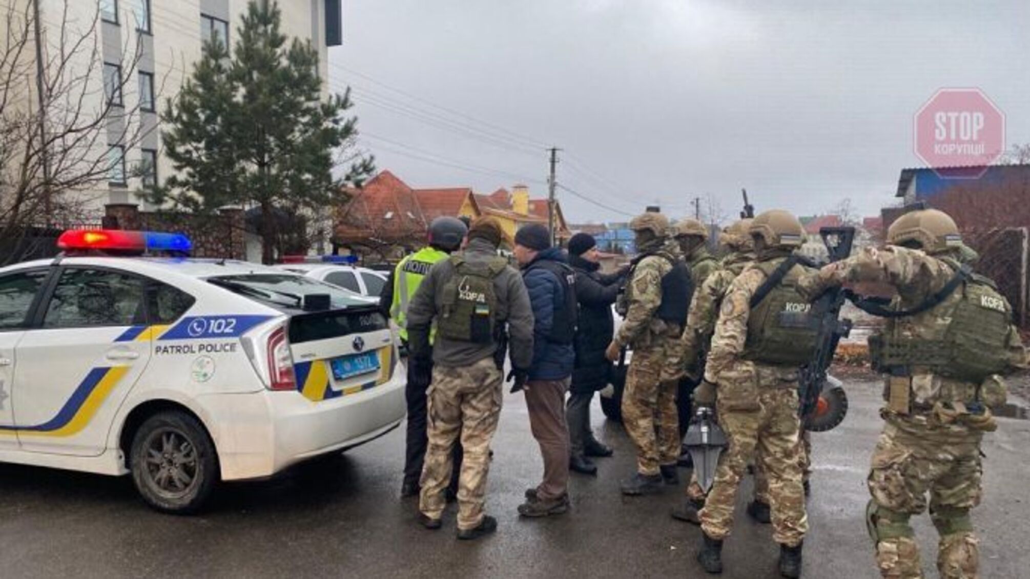 Під Києвом затримали чоловіка, який стріляв по людях (фото, відео)