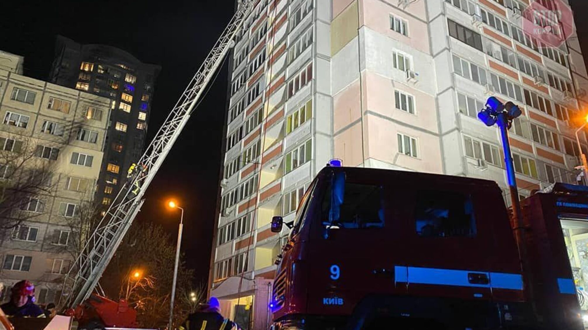 У Києві горіла багатоповерхівка (фото)