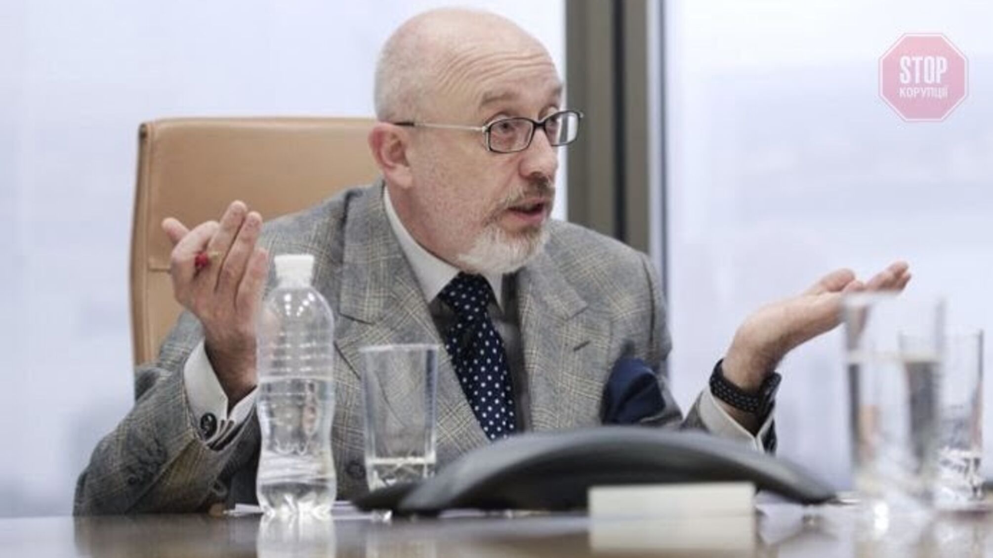 Грошей на підвищення зарплат військовим немає, — Резніков