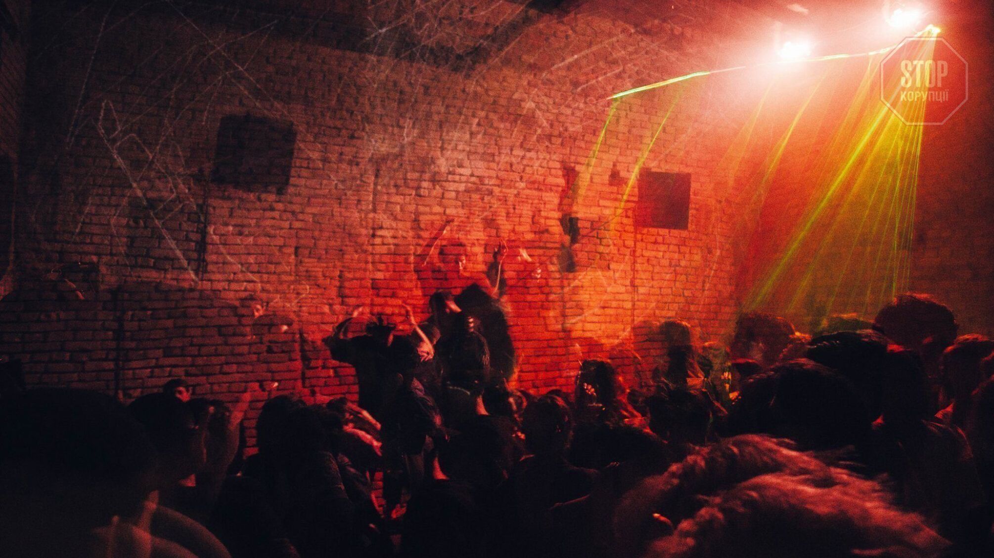 Поліція на Нижньоюрківській: до київських клубів прибули кілька десятків правоохоронців