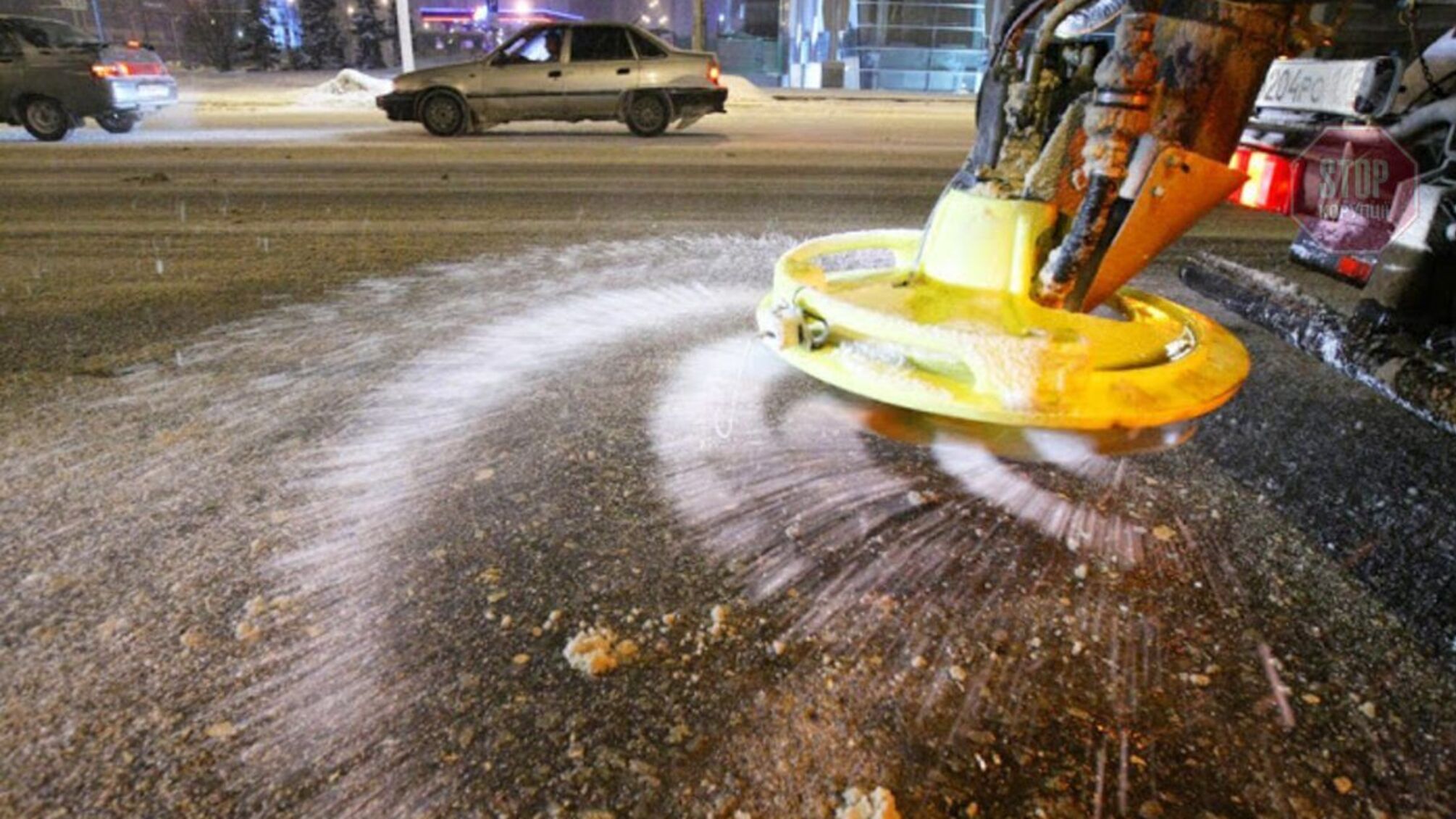 Управління освіти в Києві планувало закупити сіль з іонами срібла, щоб посипати дороги