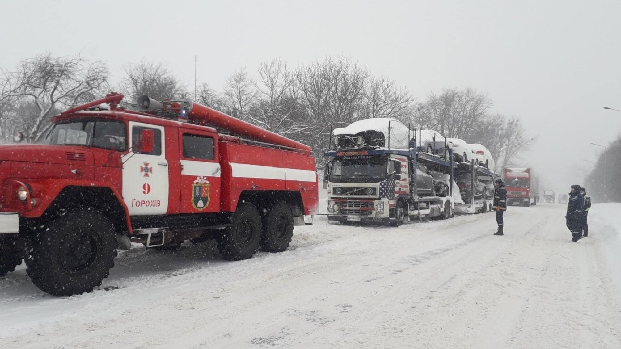 Волинська область: тривають аварійно-рятувальні роботи на автошляхах.