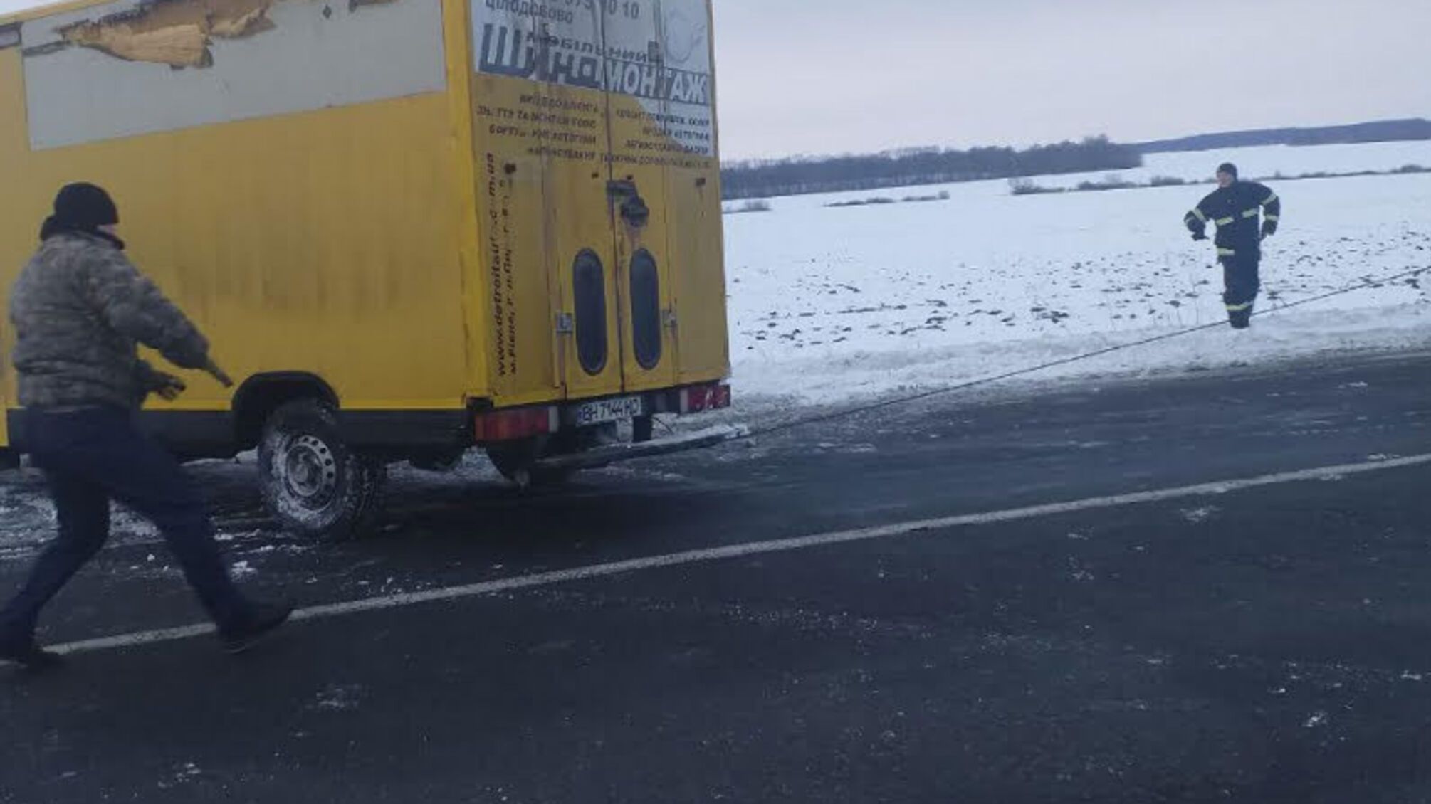Протягом доби рятувальники Кіровоградщини допомогли водіям 17 транспортних засобів подолати ускладнені ділянки доріг