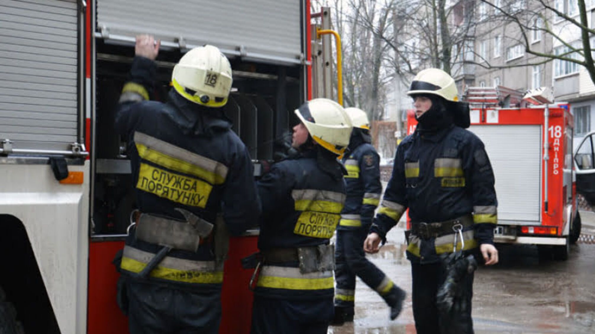 м. Дніпро: на пожежі вогнеборці врятували трьох людей