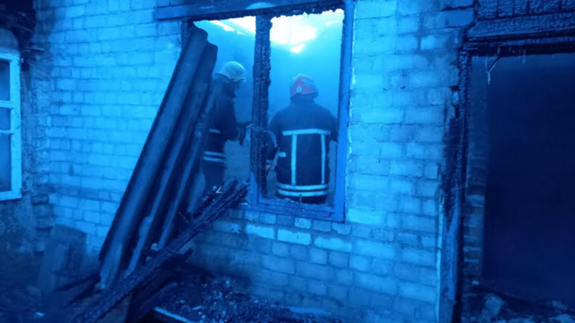 м. Запоріжжя: рятувальники ліквідували пожежу у будинку