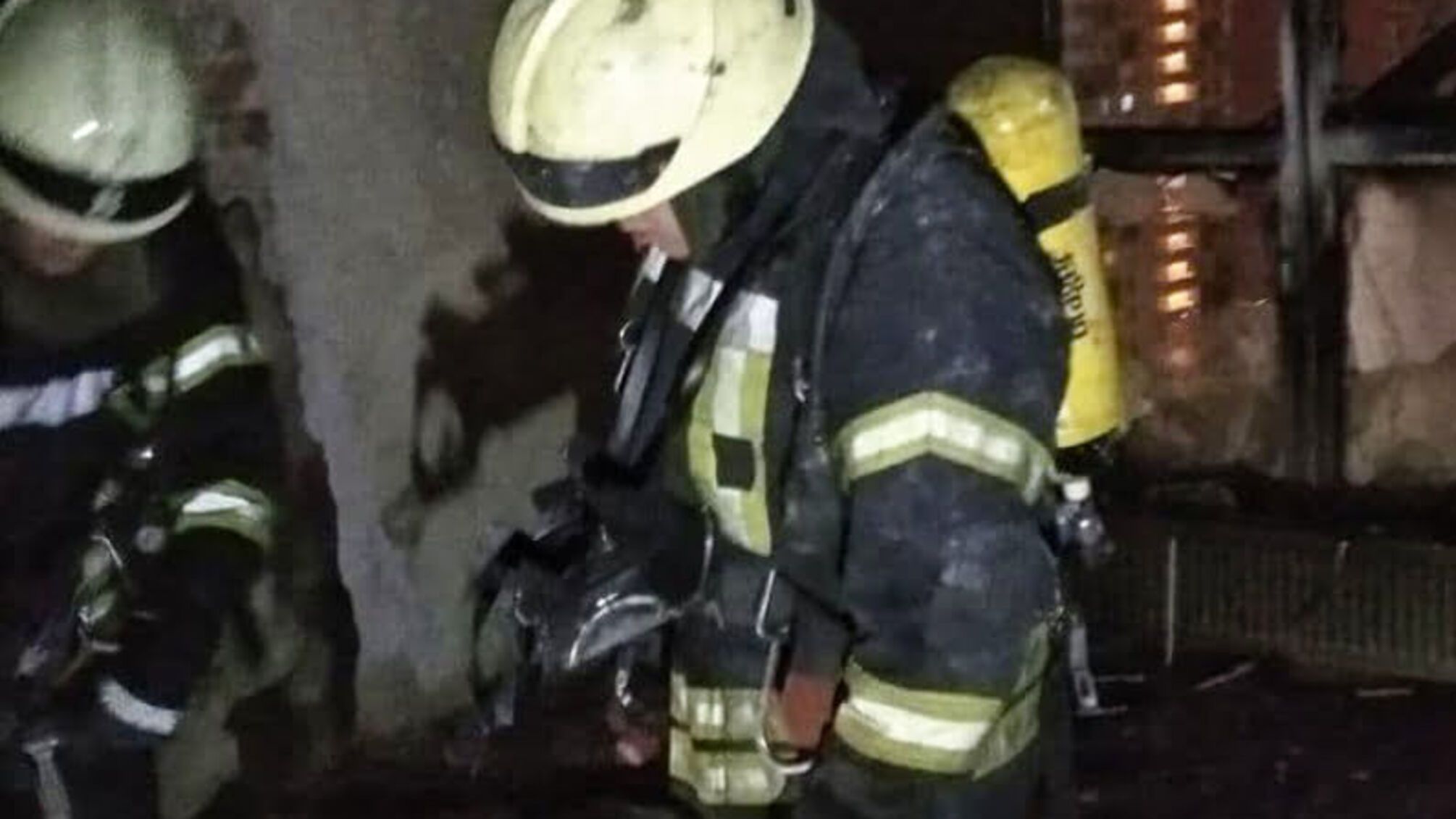 м. Київ: вогнеборці ліквідували пожежу у одній із квартир багатоповерхівки