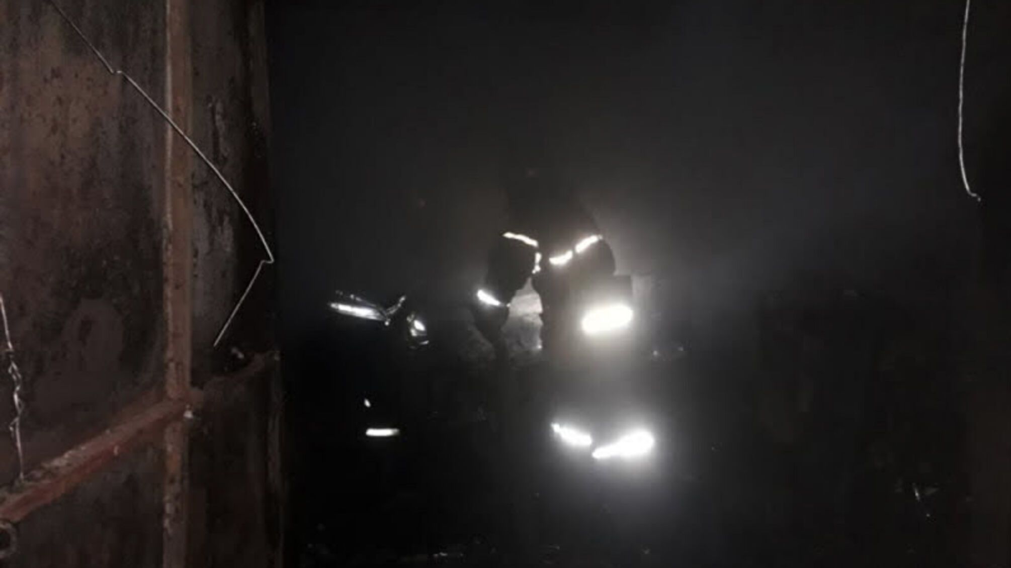 Миколаїв: вогнеборці загасили пожежу гаража з автомобілем