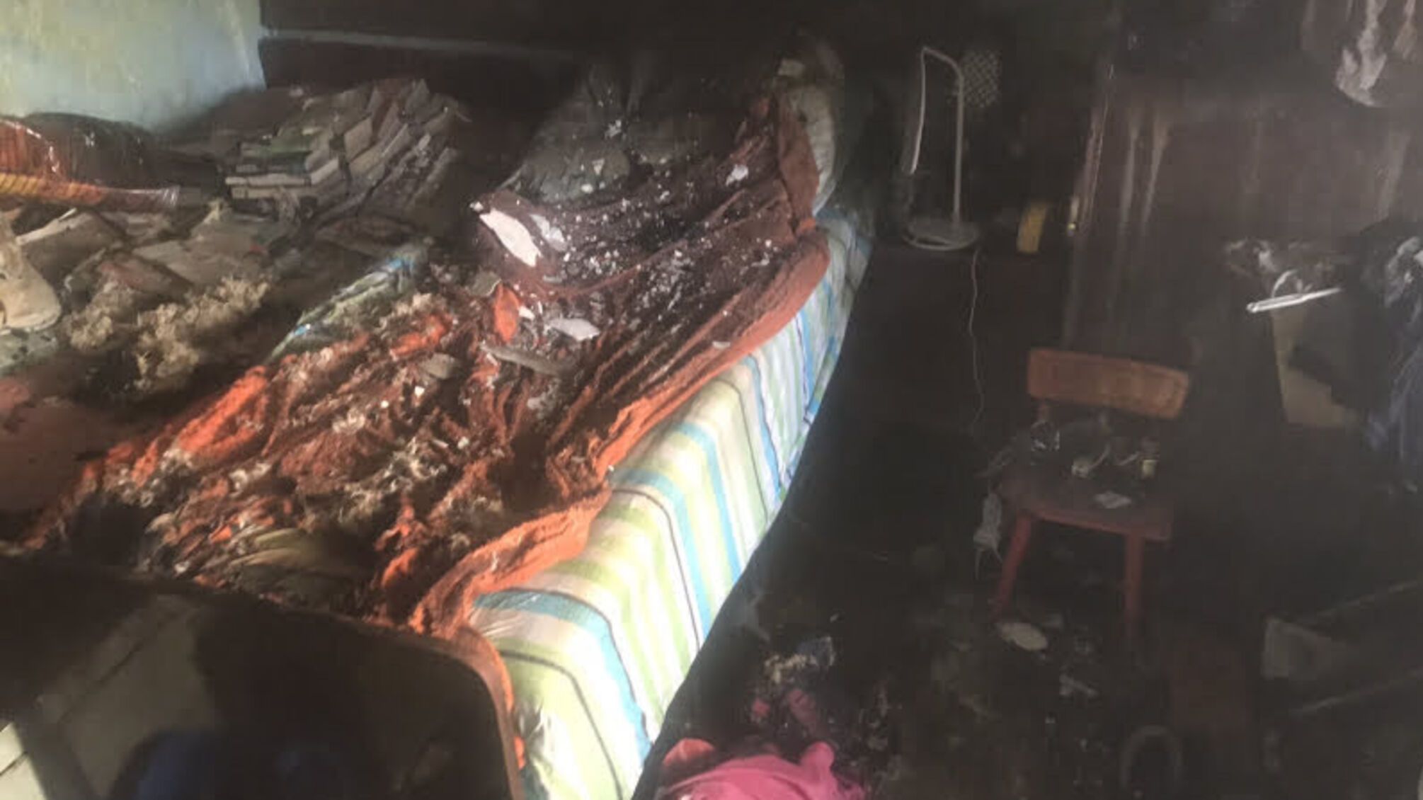 Львівська область: вогнеборці на пожежі врятували трьох людей