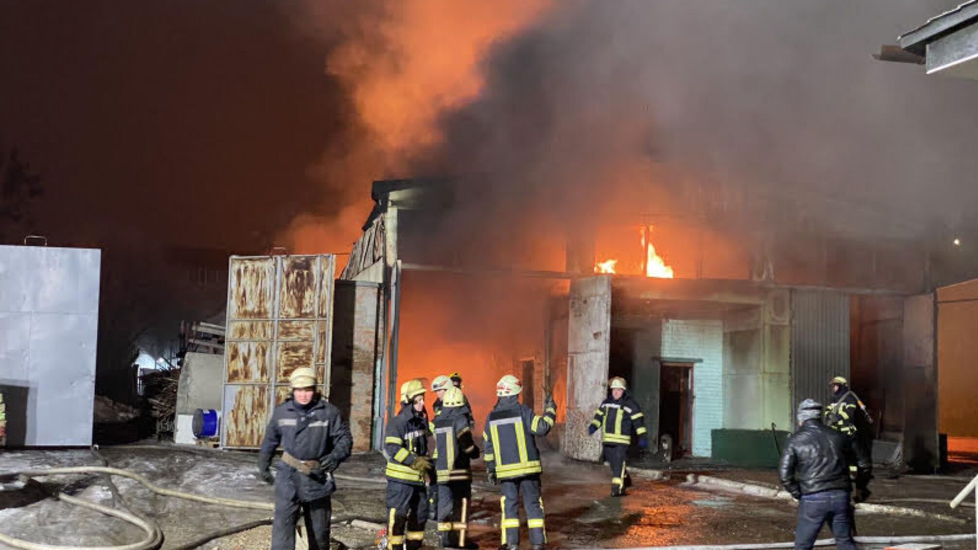 Харків: локалізовано пожежу складської будівлі