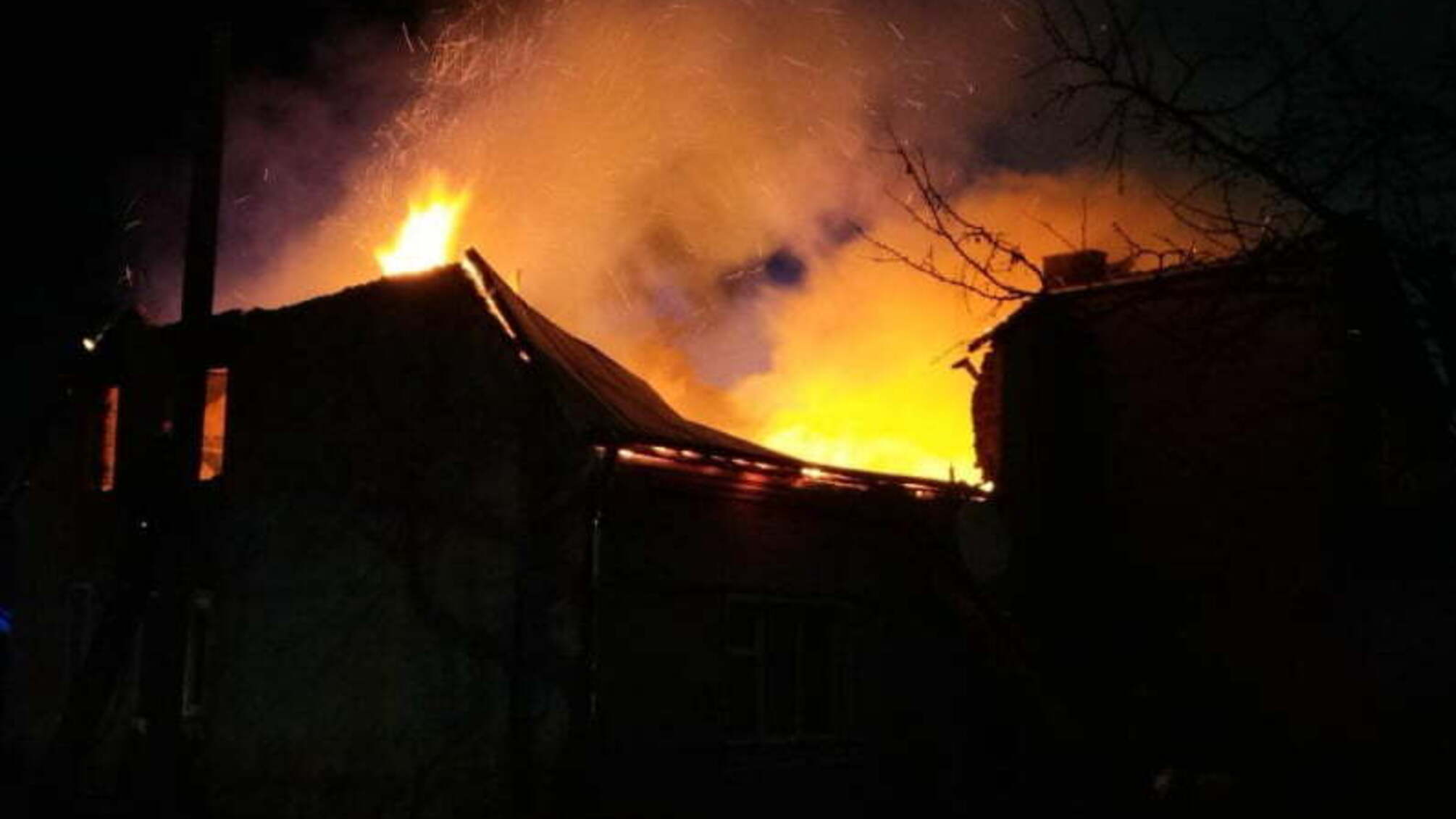 Львівська область: внаслідок пожежі в будинку, жінка отримала опіки