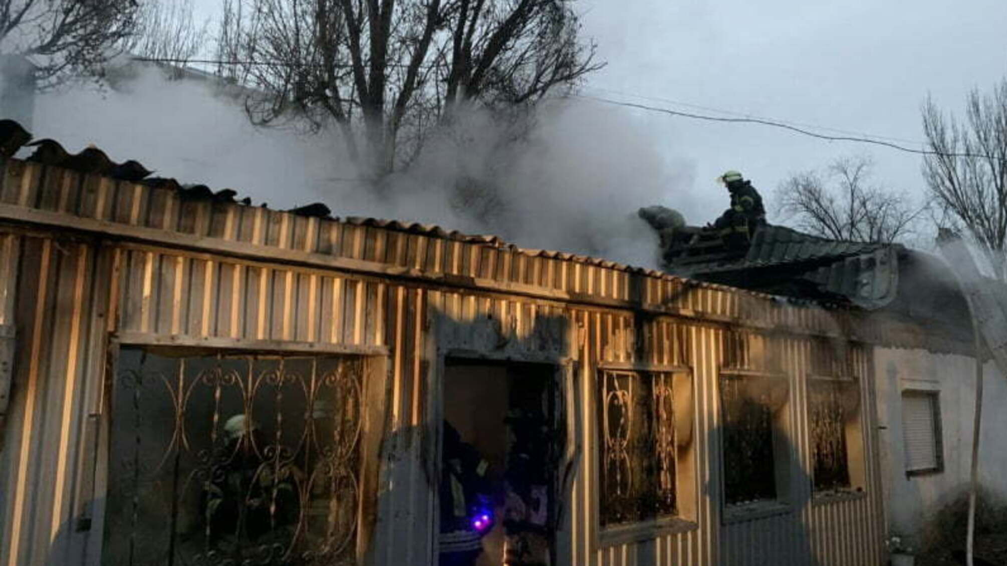 Маріуполь: рятувальники ліквідували пожежу на території ринку