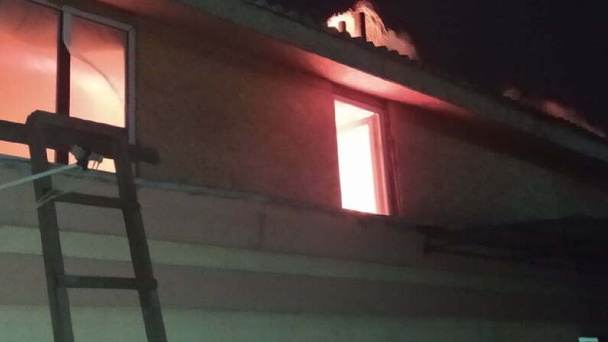 Житомирська область: бійці ДСНС врятували приватну оселю від повного знищення вогнем