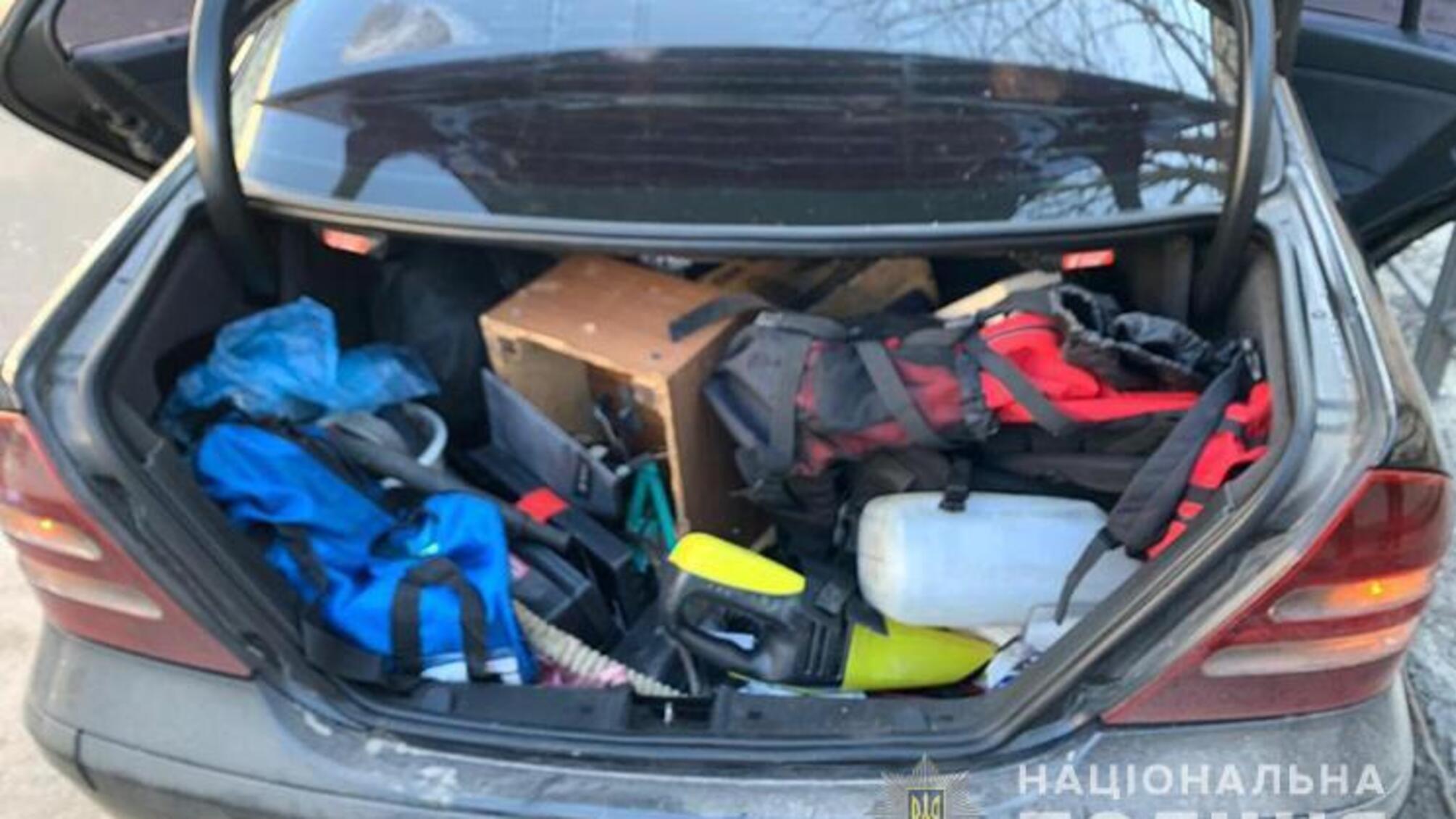 Оперативники карного розшуку Тернопільщини затримали осіб, причетних до угону, розбою, грабежу та викрадення людини