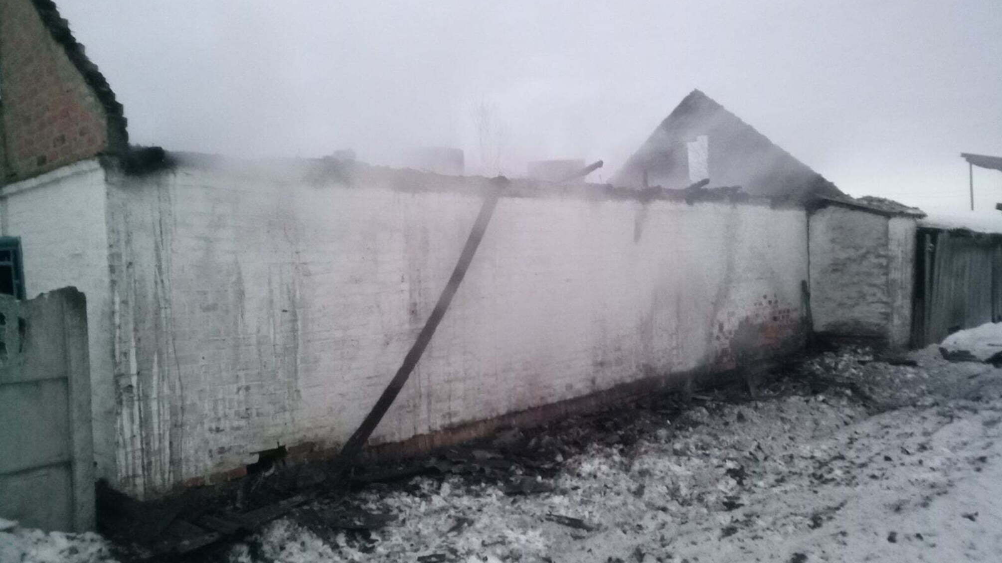 Житомирська область: у Попільнянському та Баранівському районах рятувальники врятували будинок та господарчу споруду від знищення