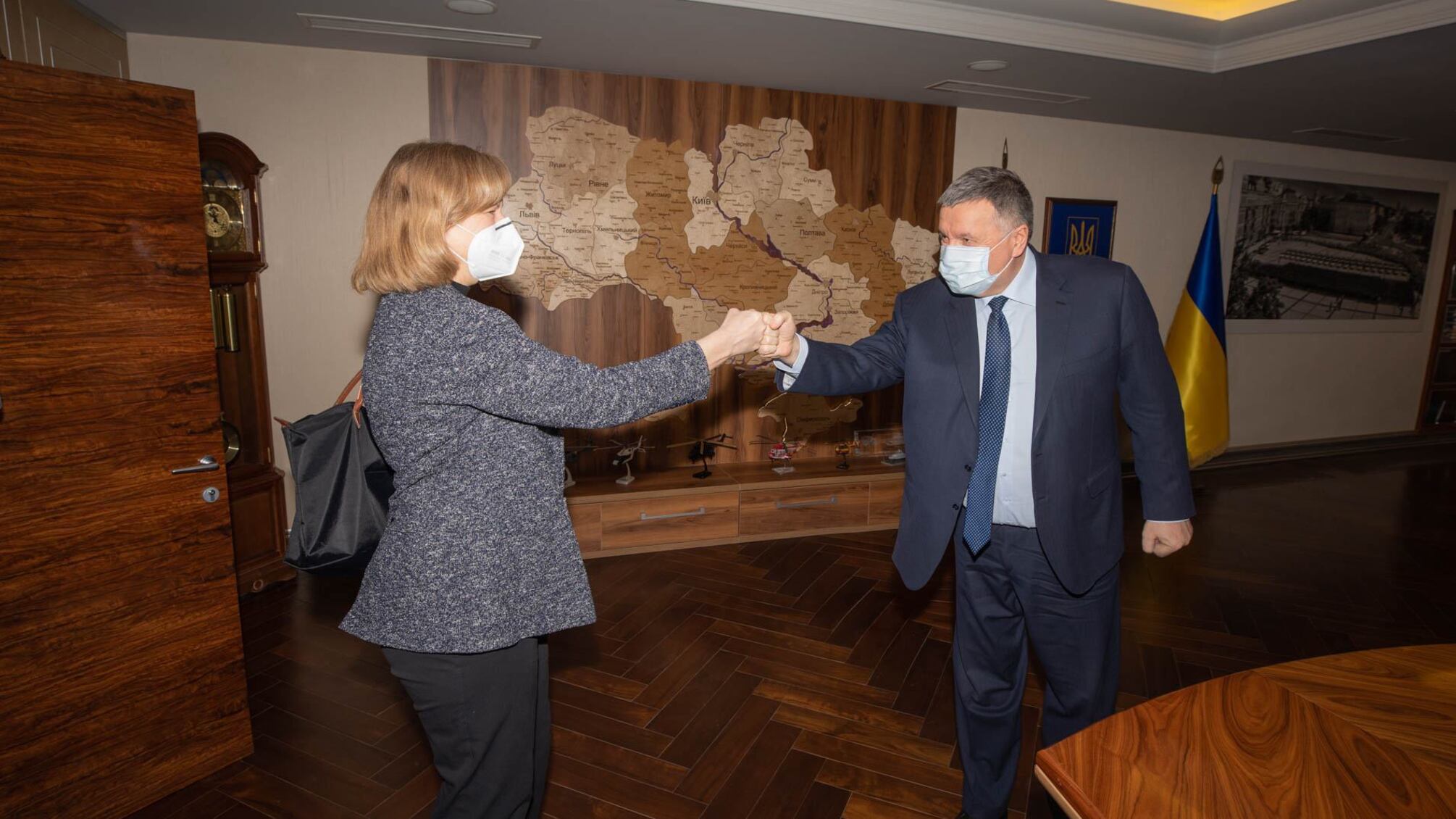 Арсен Аваков провів зустріч із Тимчасово повіреною у справах США в Україні Крістіною Квін