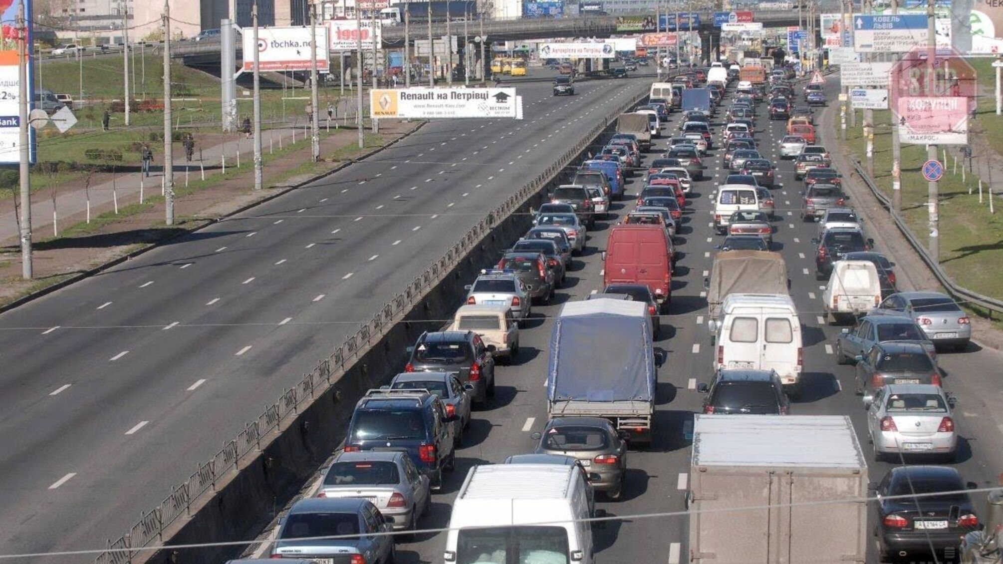 У столиці суд постановив перейменувати проспект Бандери на Московський