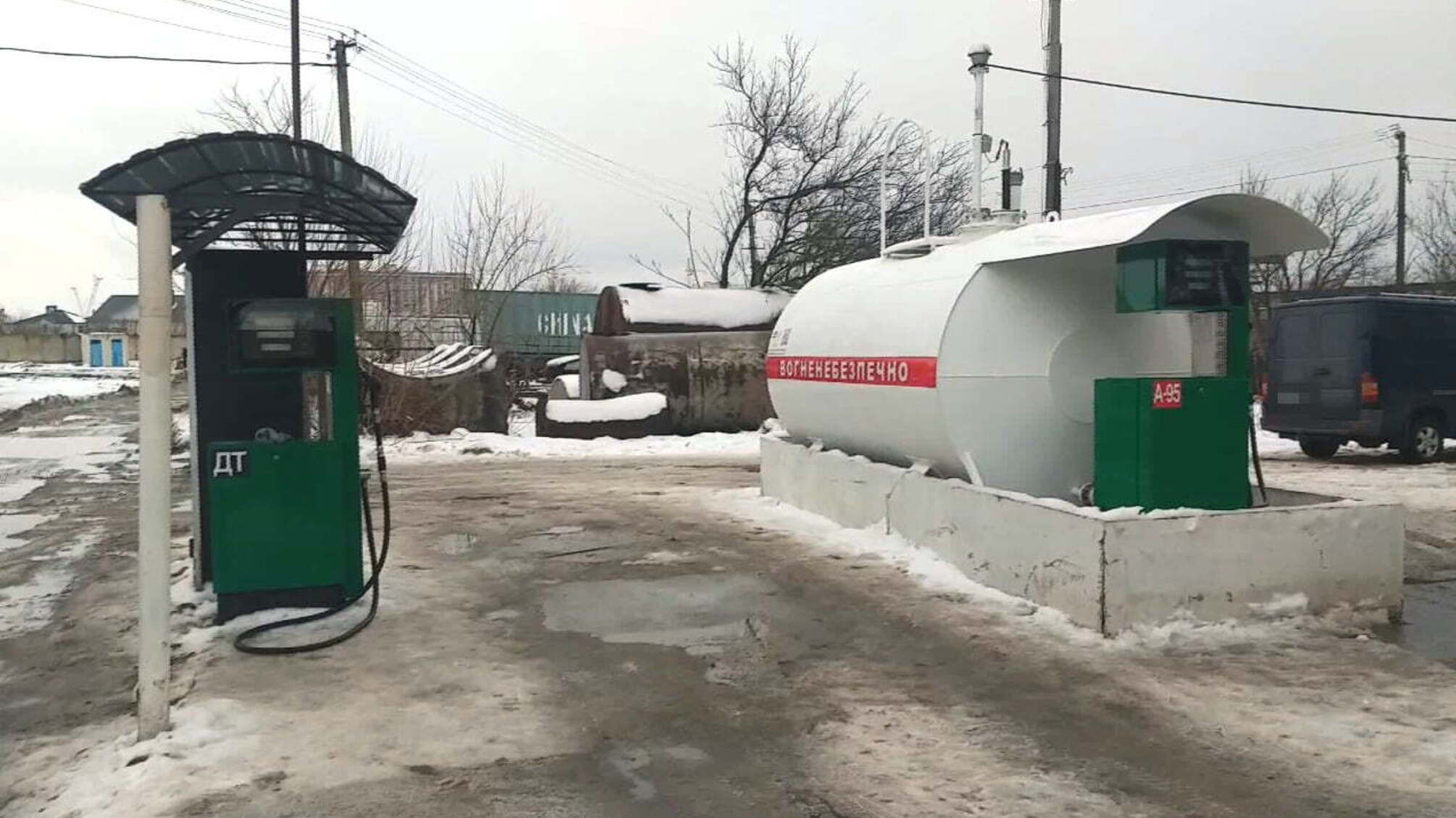 Поліцейські Одещини затримали двох чоловіків за розбійний напад на АЗС