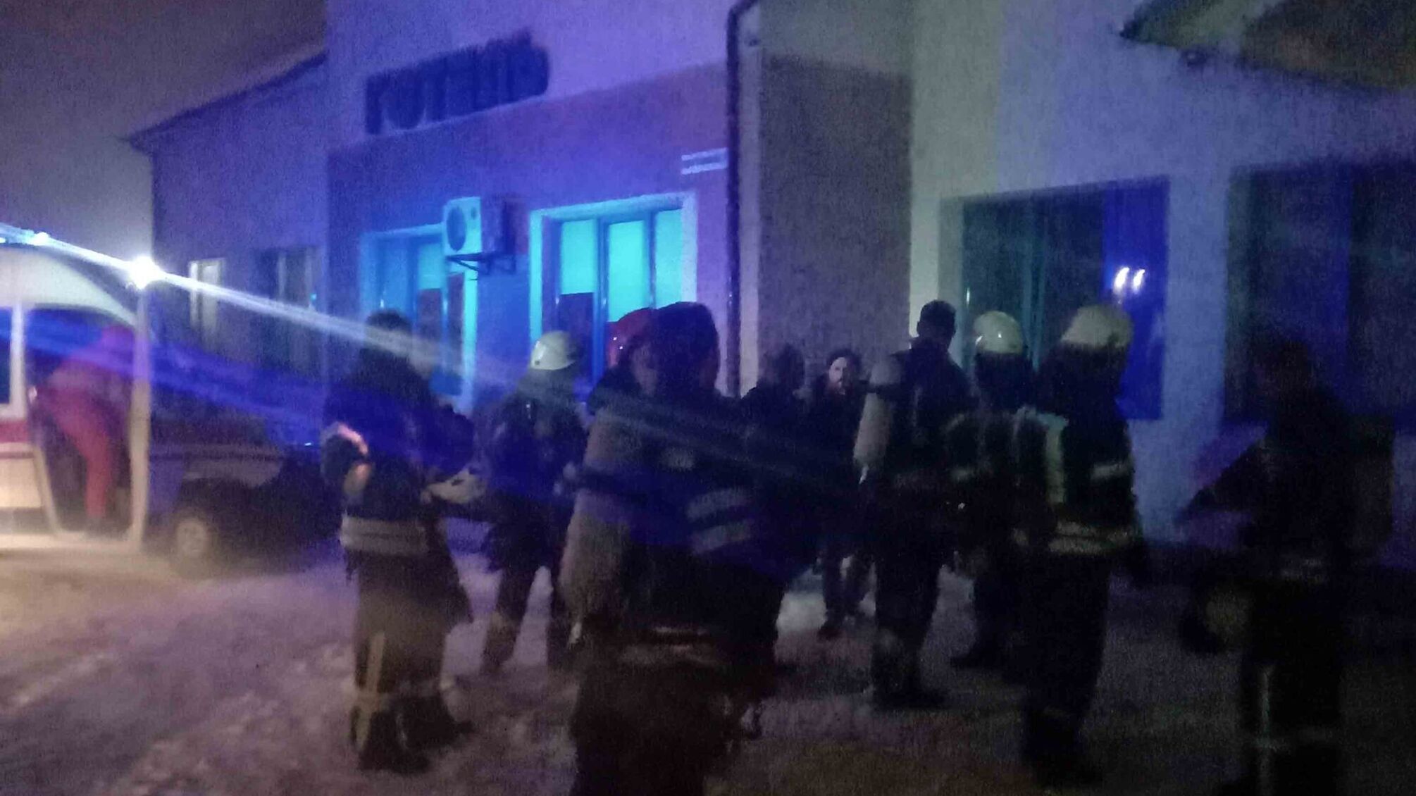 Київська область: під час гасіння пожежі рятувальниками було евакуйовано 5 осіб