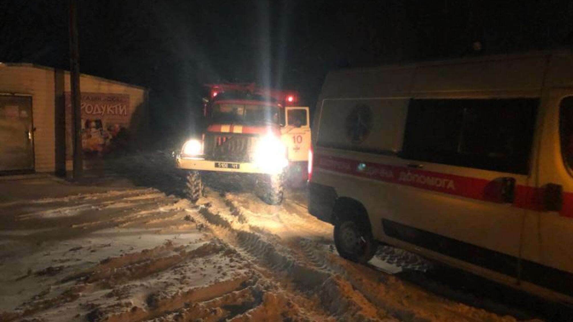 Житомирська область: упродовж доби рятувальники вивільнили зі снігових заметів 33 транспортні засоби