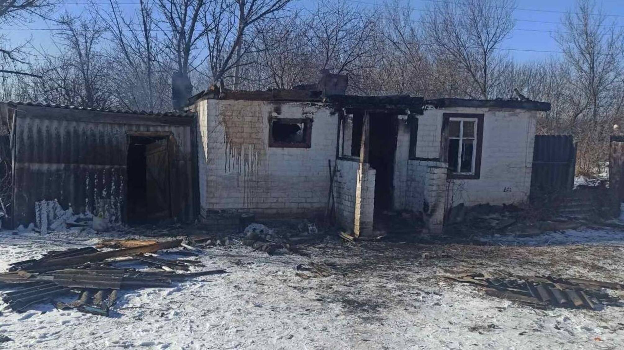 Харківська область: під час ліквідації пожежі в літній кухні рятувальники виявили загиблого господаря