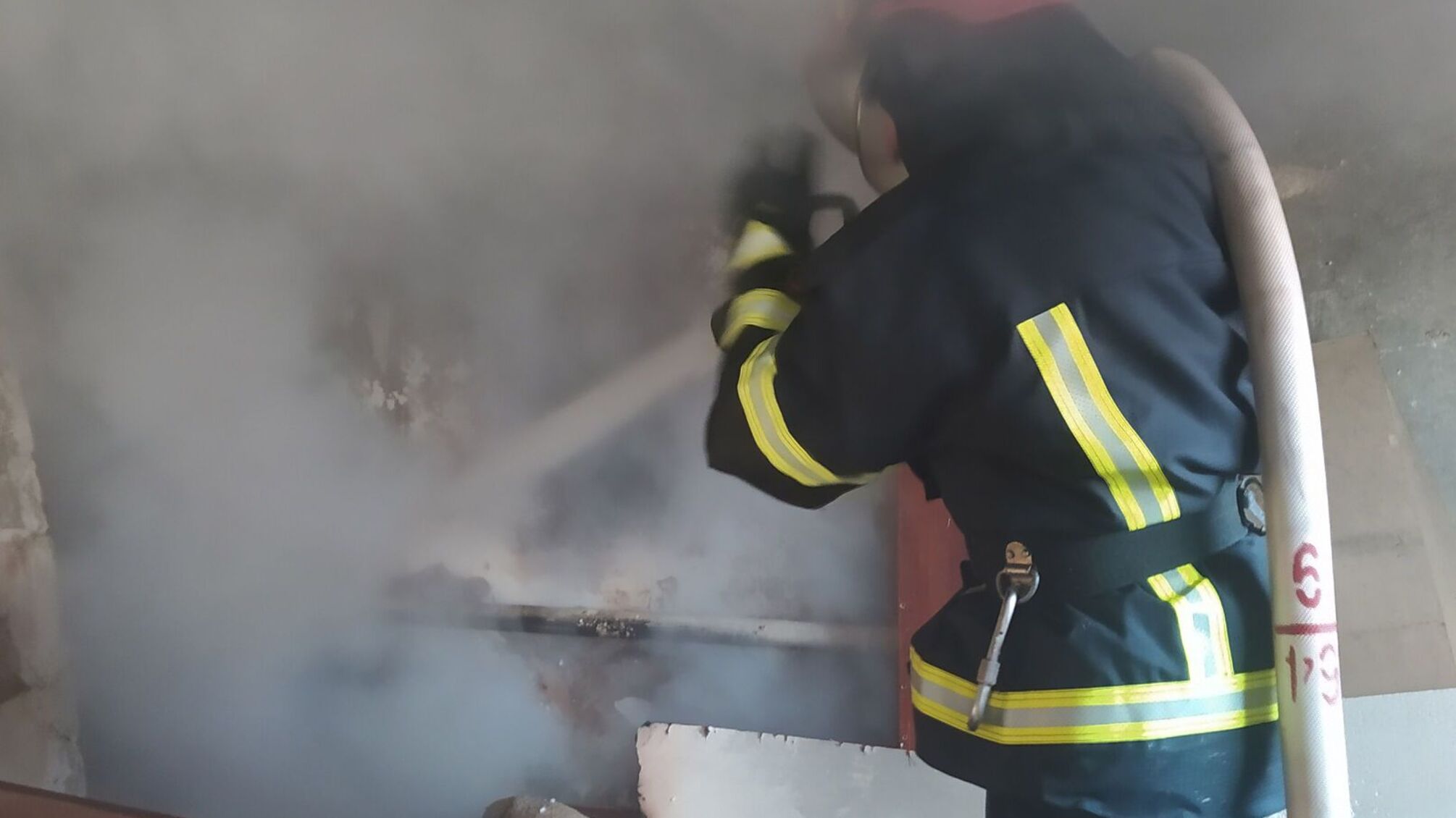 Луганська область: за минулу добу Лисичанські рятувальники двічі виїзджали на ліквідацію загоряння підлоги у житлових будинках