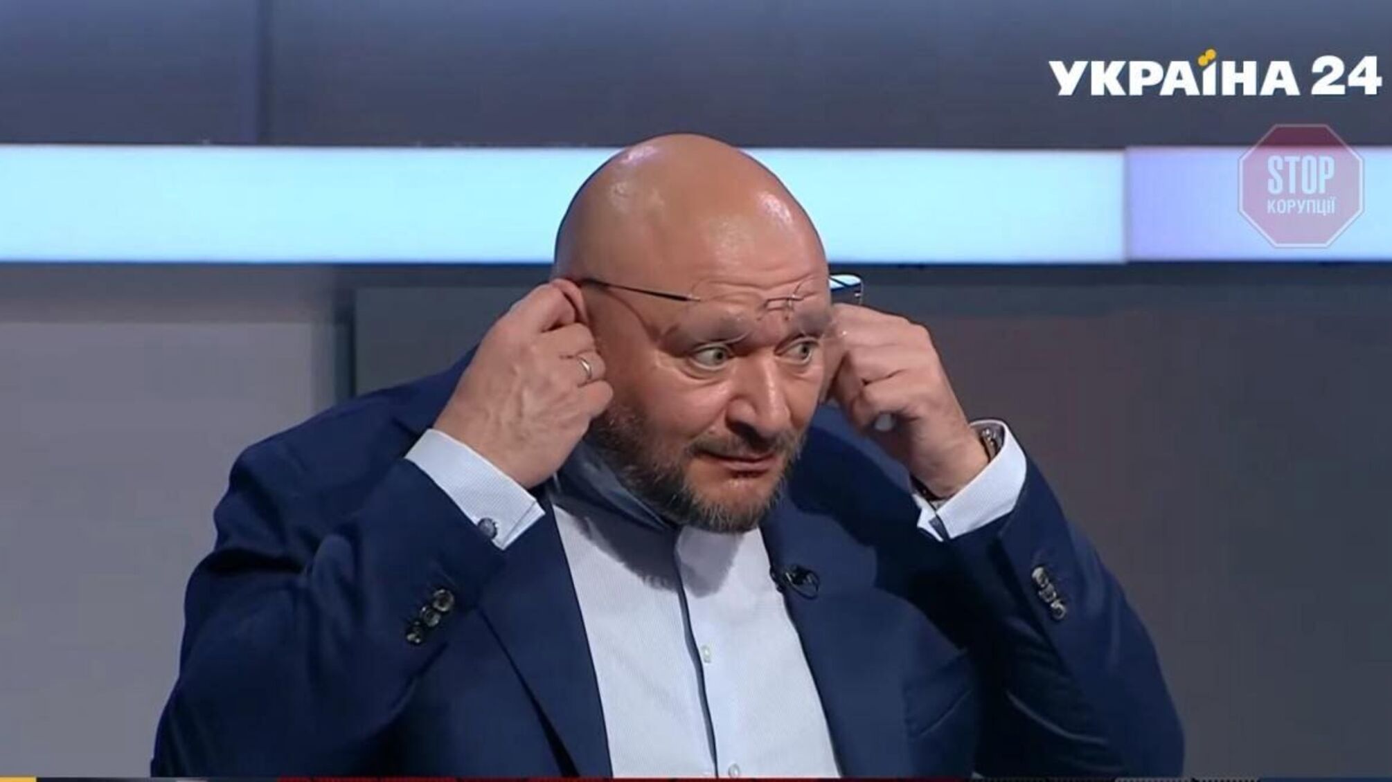 Екснардепи Добкін та Береза влаштувати матірну перепалку в прямому ефірі